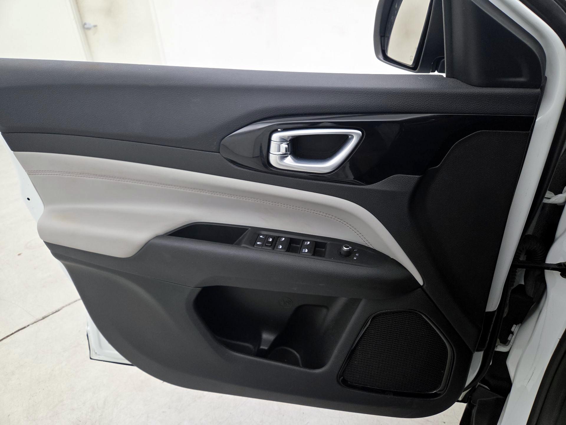 Thumbnail: 2022 Jeep Compass - 12