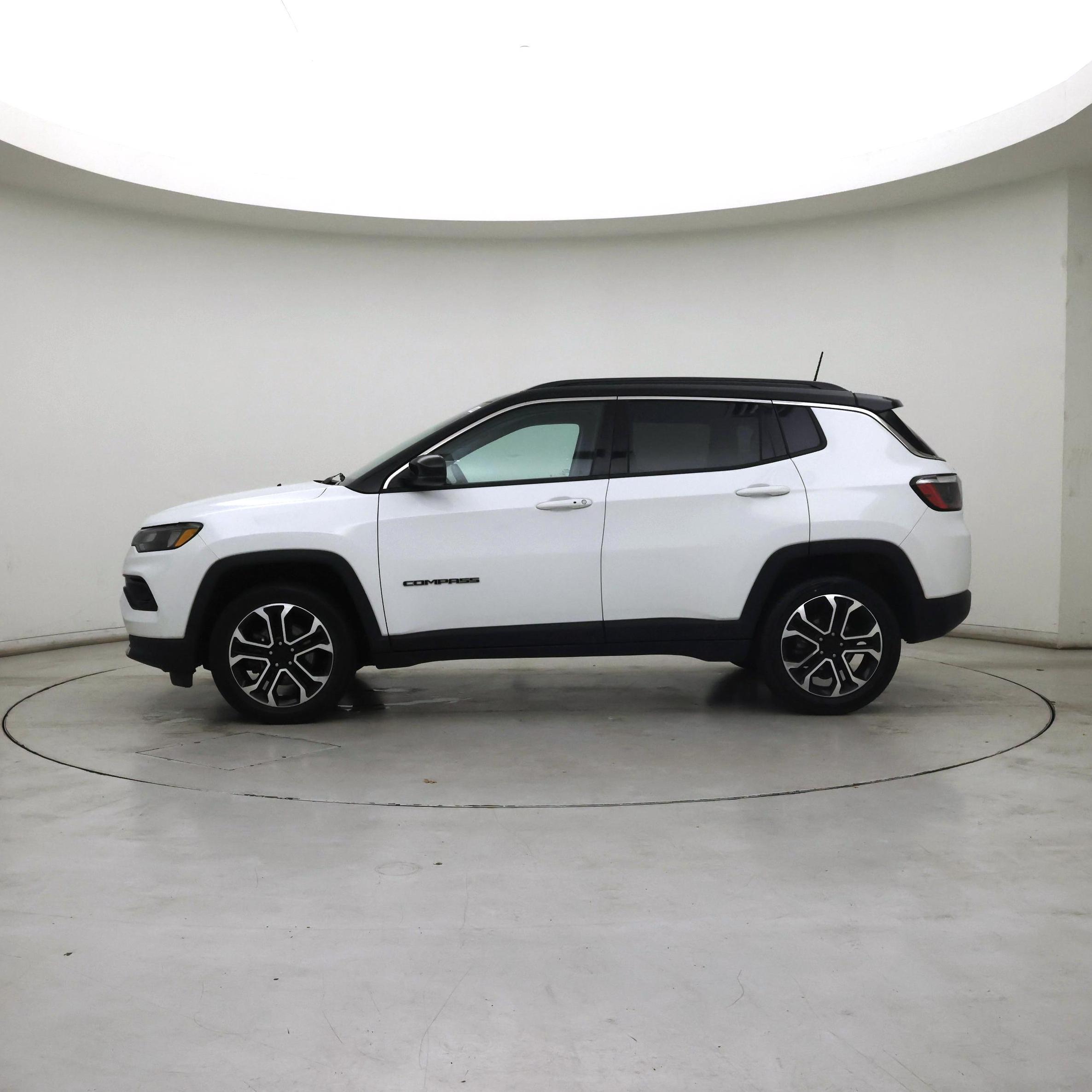 Thumbnail: 2022 Jeep Compass - 3