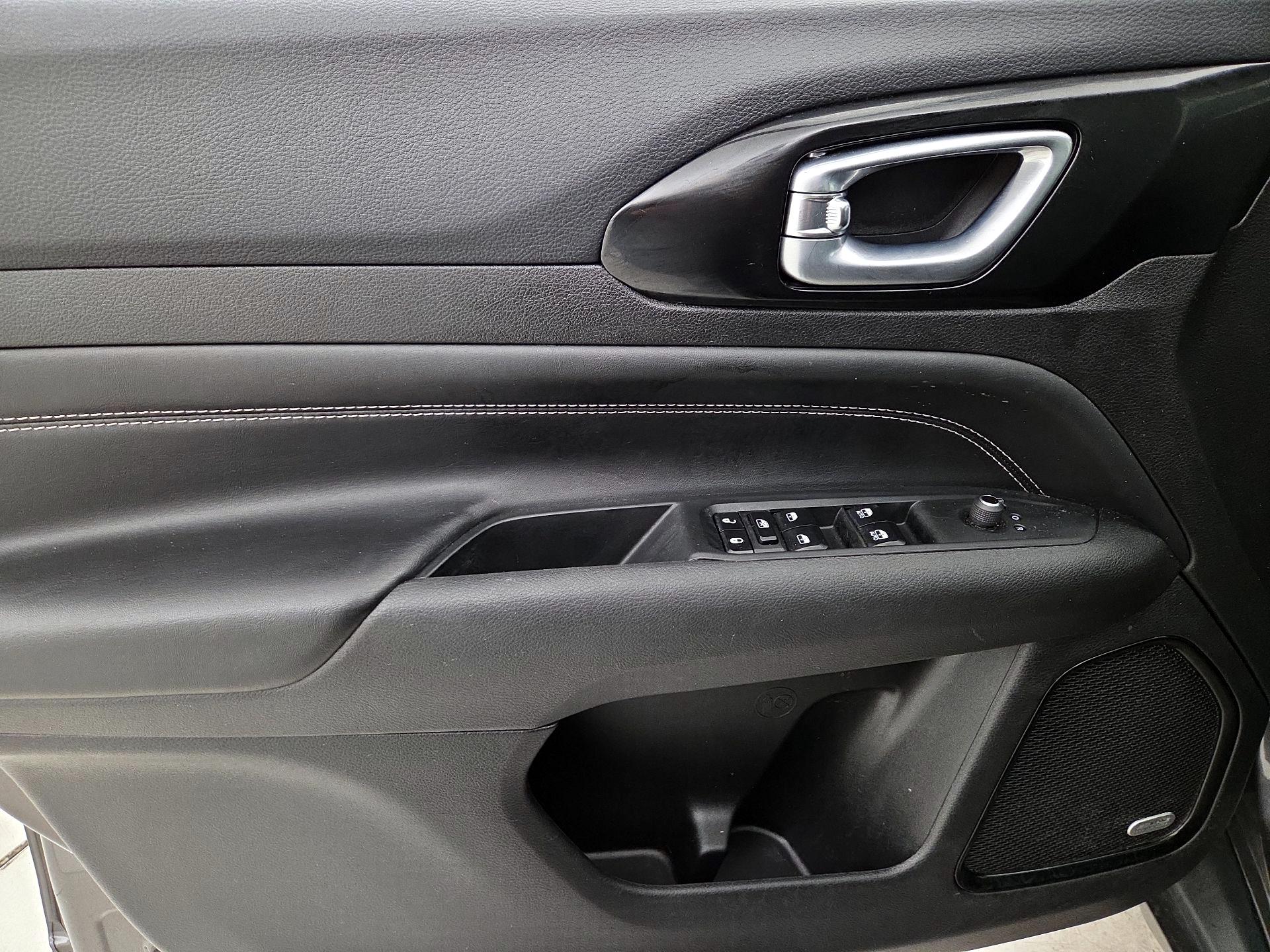 Thumbnail: 2023 Jeep Compass - 12