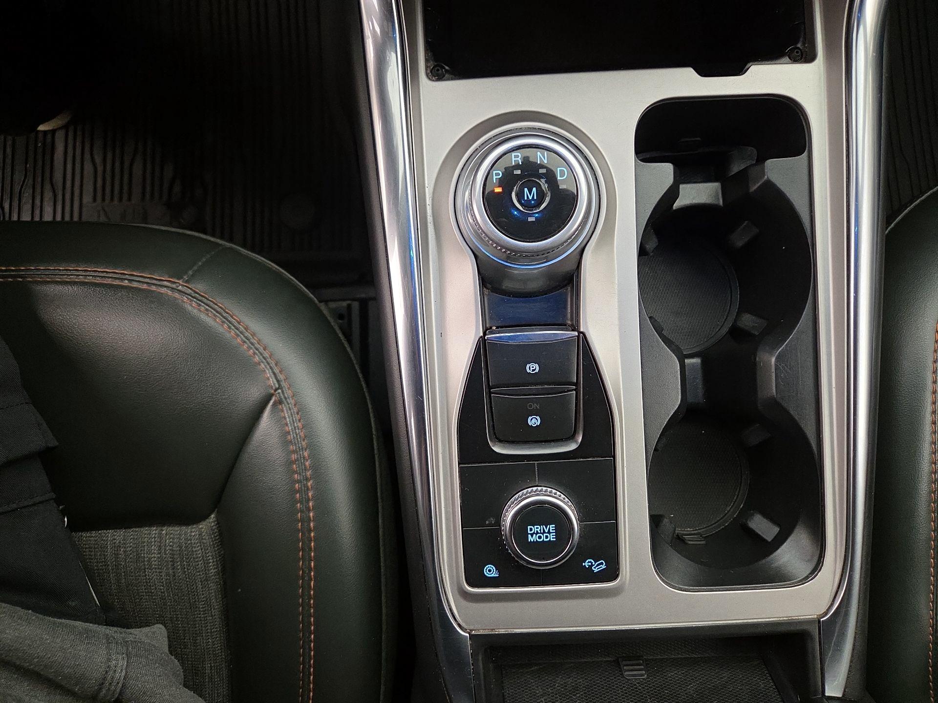 Thumbnail: 2022 Ford Explorer - 17
