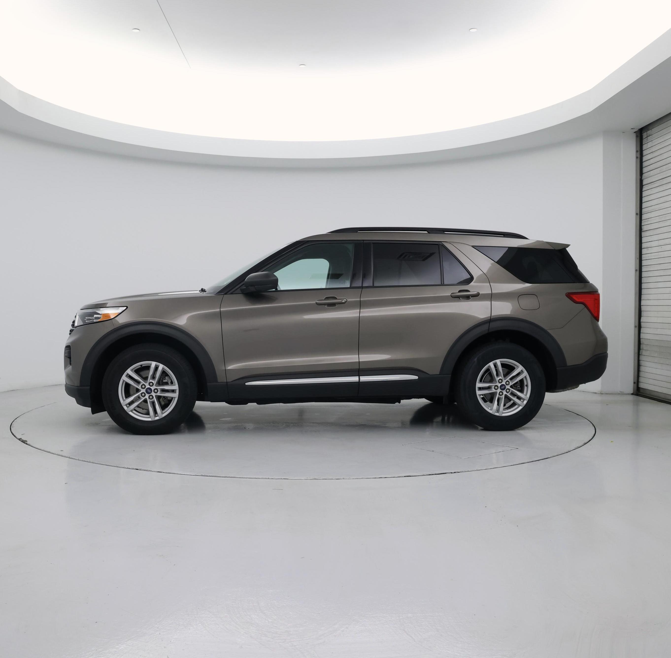 Thumbnail: 2021 Ford Explorer - 3
