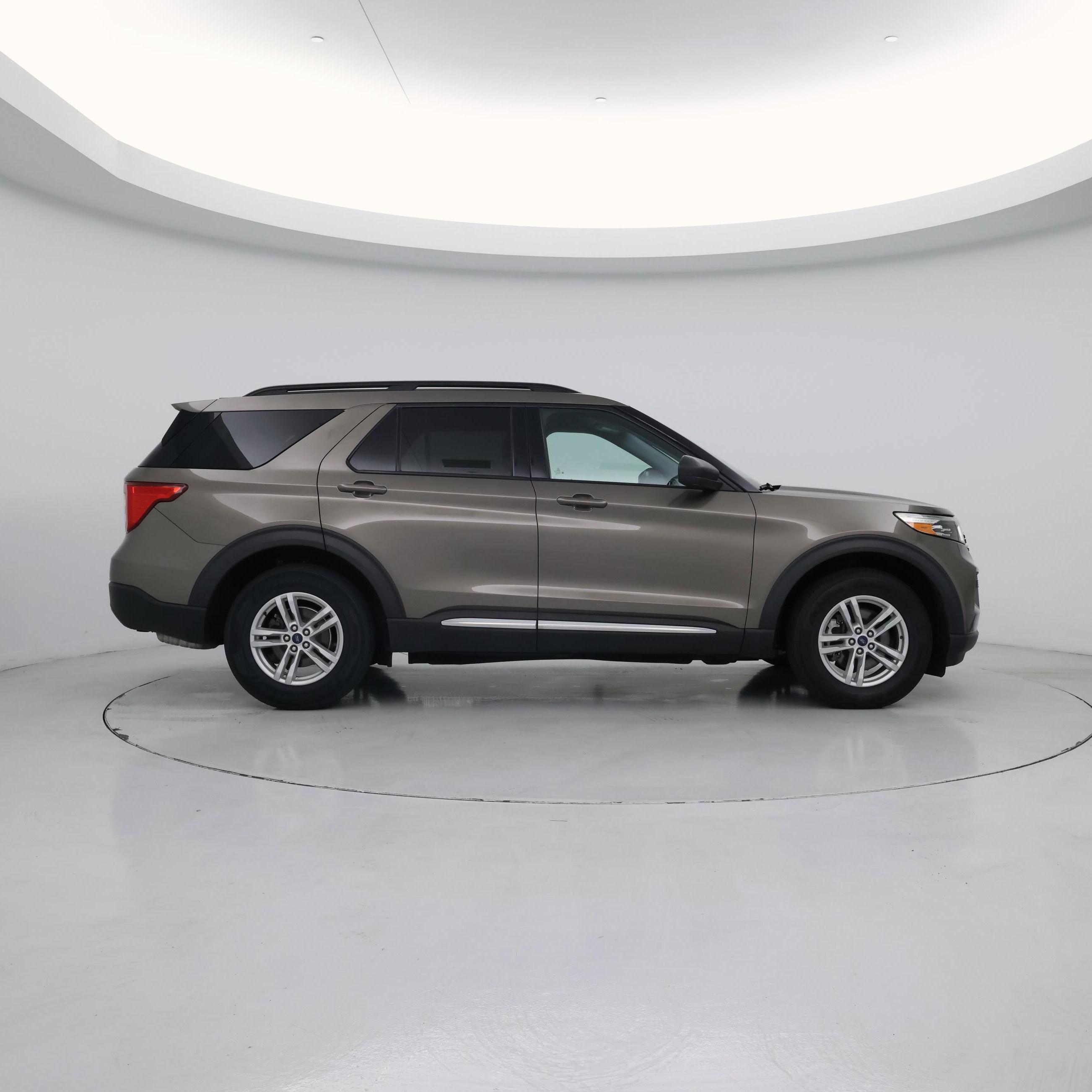 Thumbnail: 2021 Ford Explorer - 7