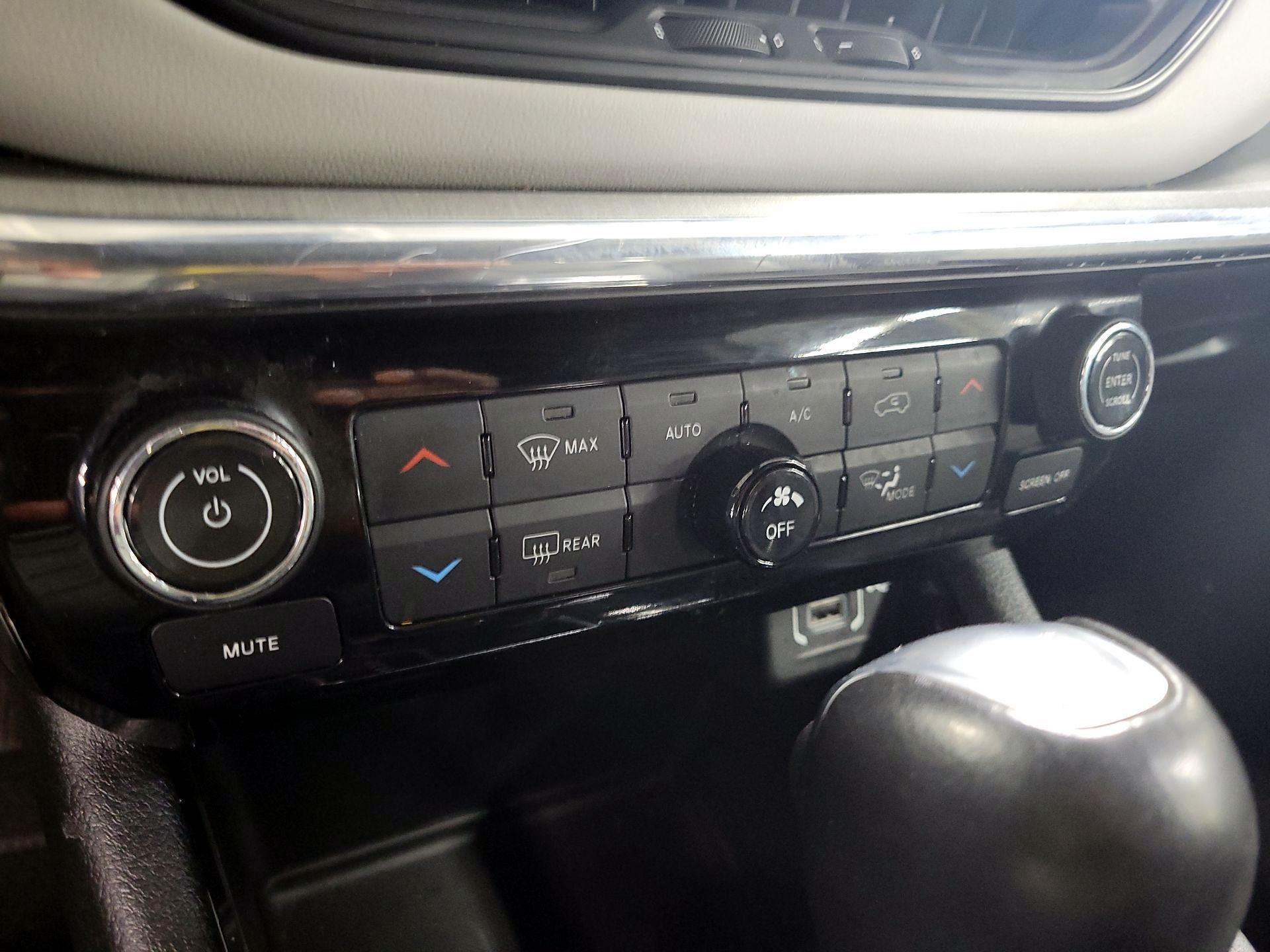 Thumbnail: 2023 Jeep Compass - 16