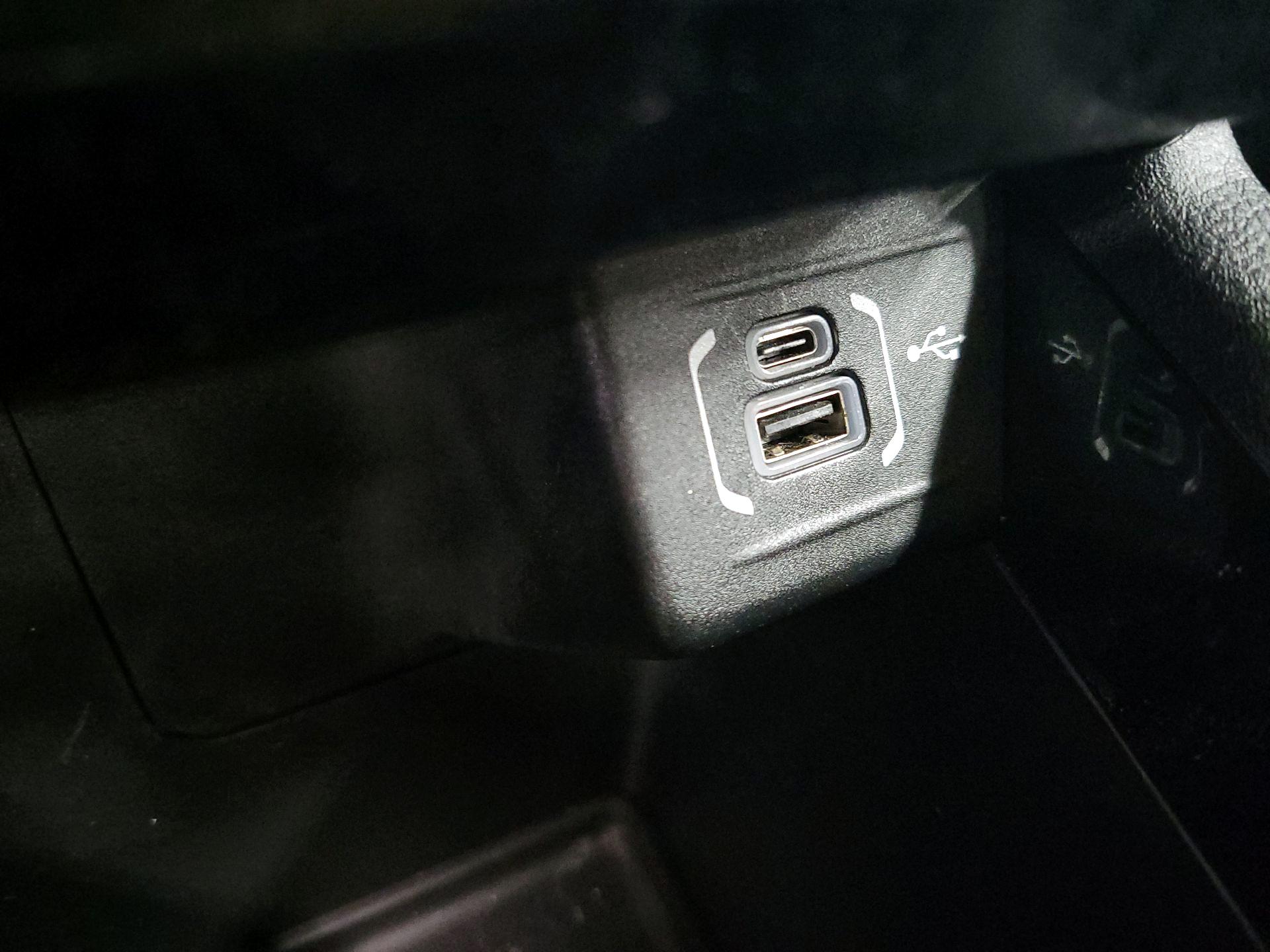 Thumbnail: 2023 Jeep Compass - 18