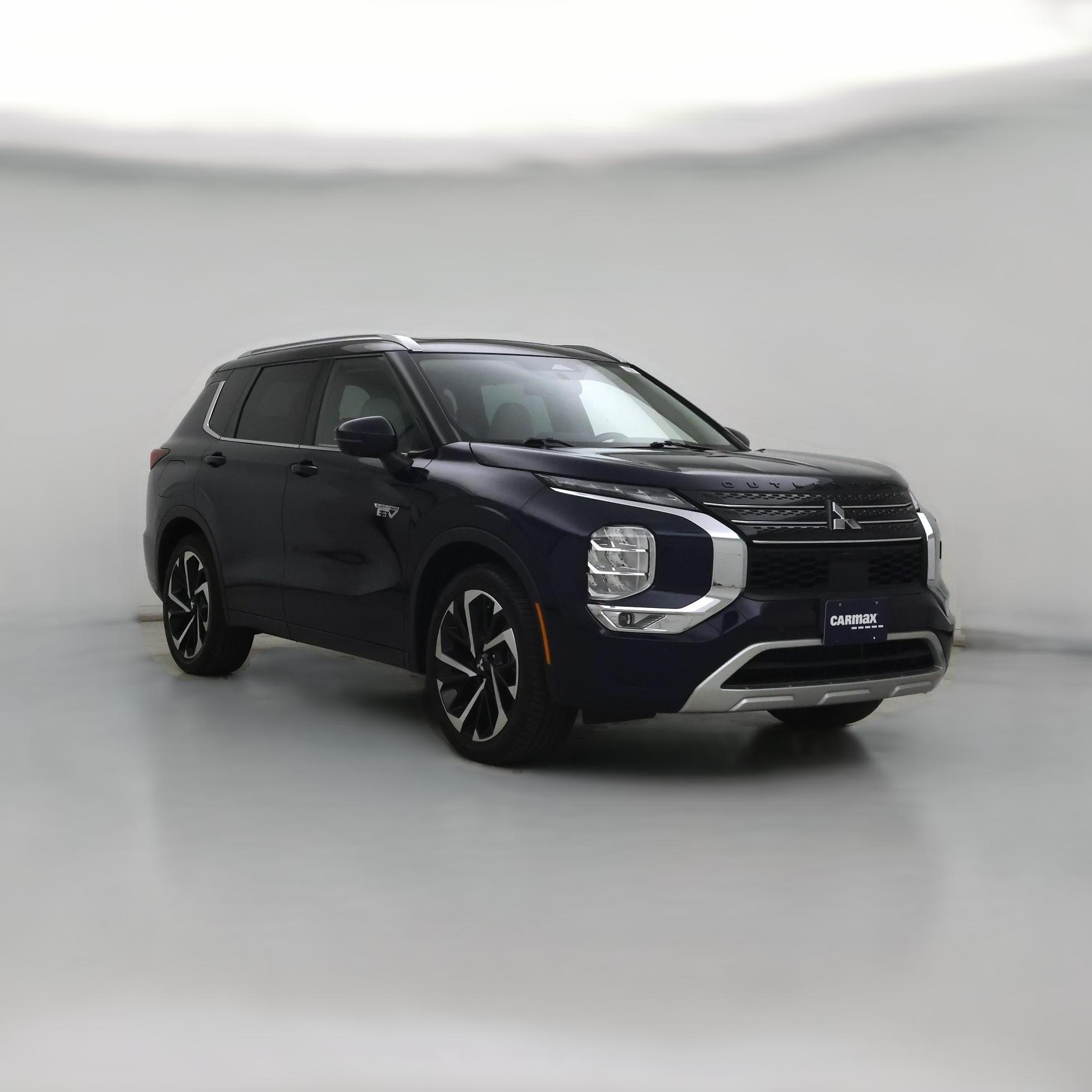 Thumbnail: 2023 Mitsubishi Outlander - 1
