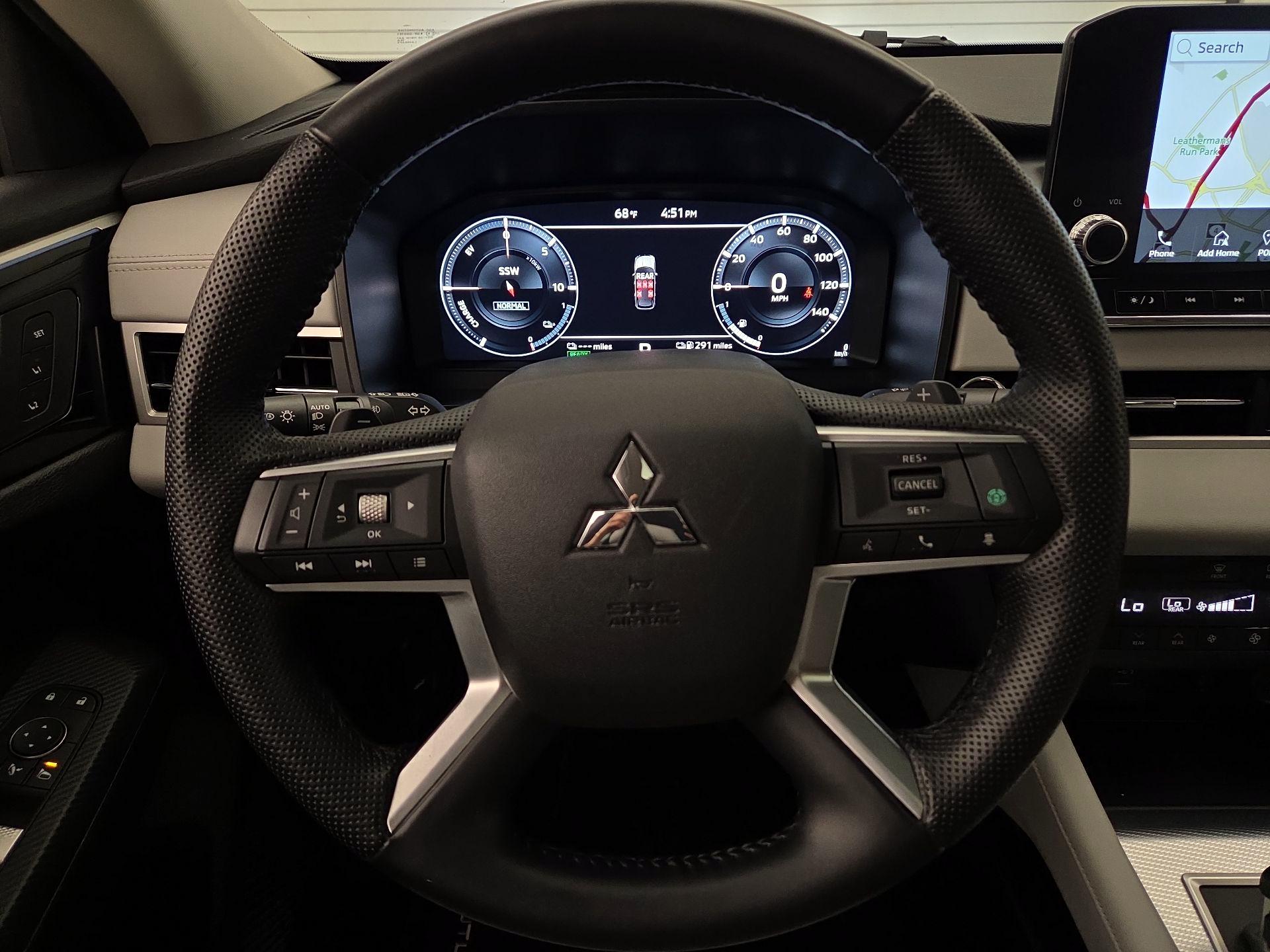 Thumbnail: 2023 Mitsubishi Outlander - 10