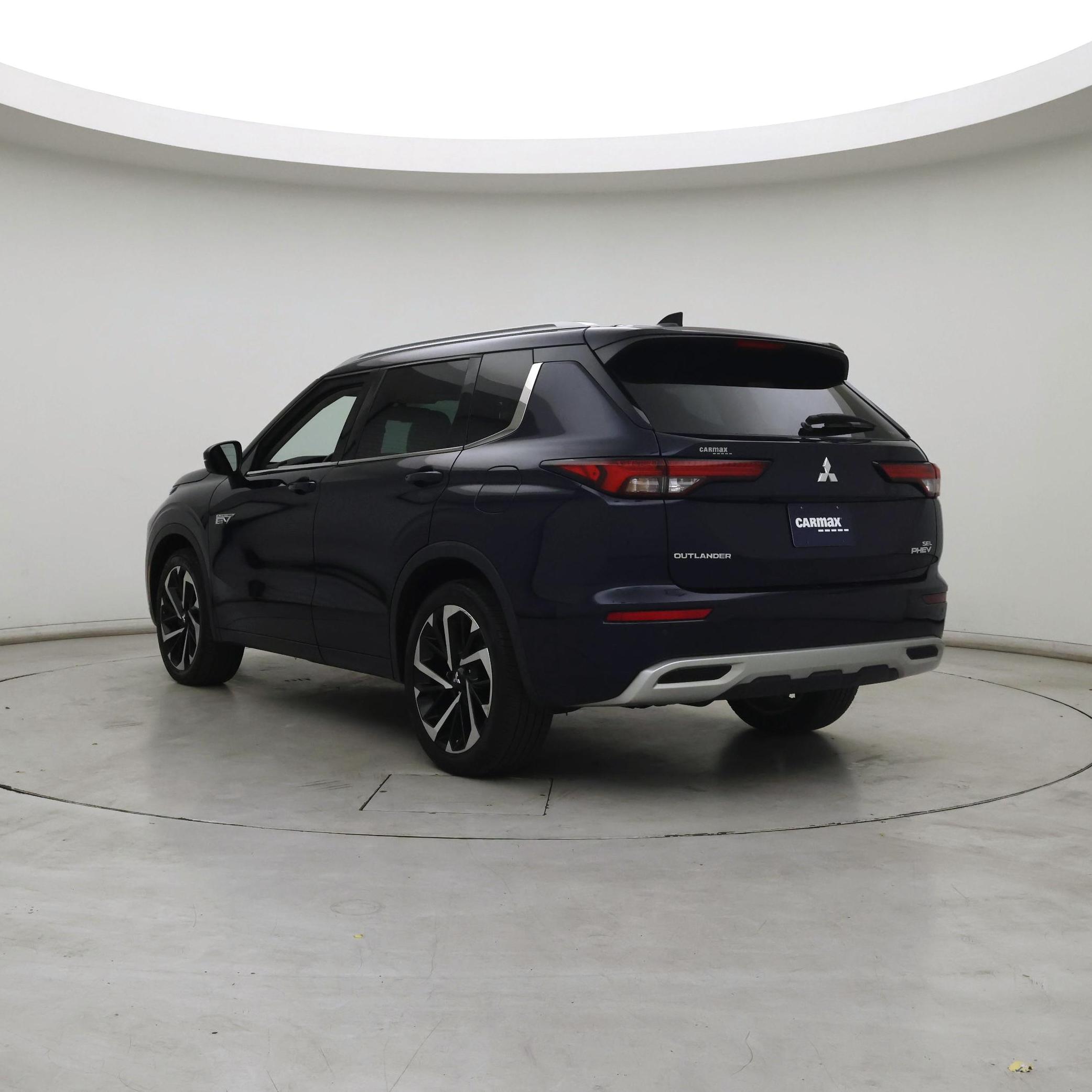 Thumbnail: 2023 Mitsubishi Outlander - 2