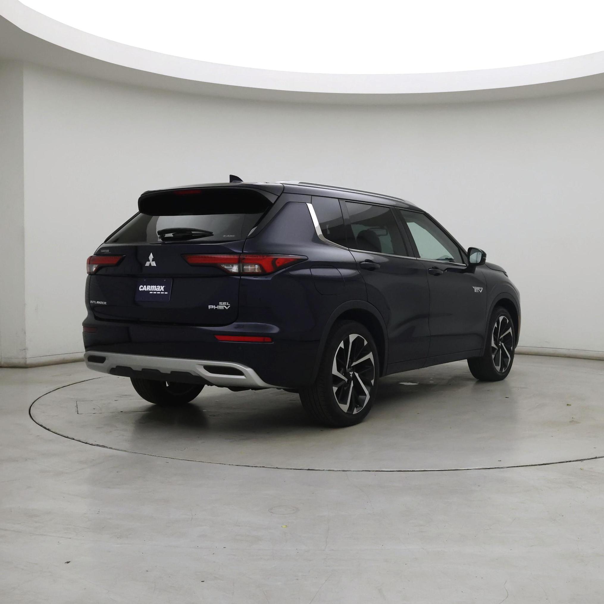 Thumbnail: 2023 Mitsubishi Outlander - 8