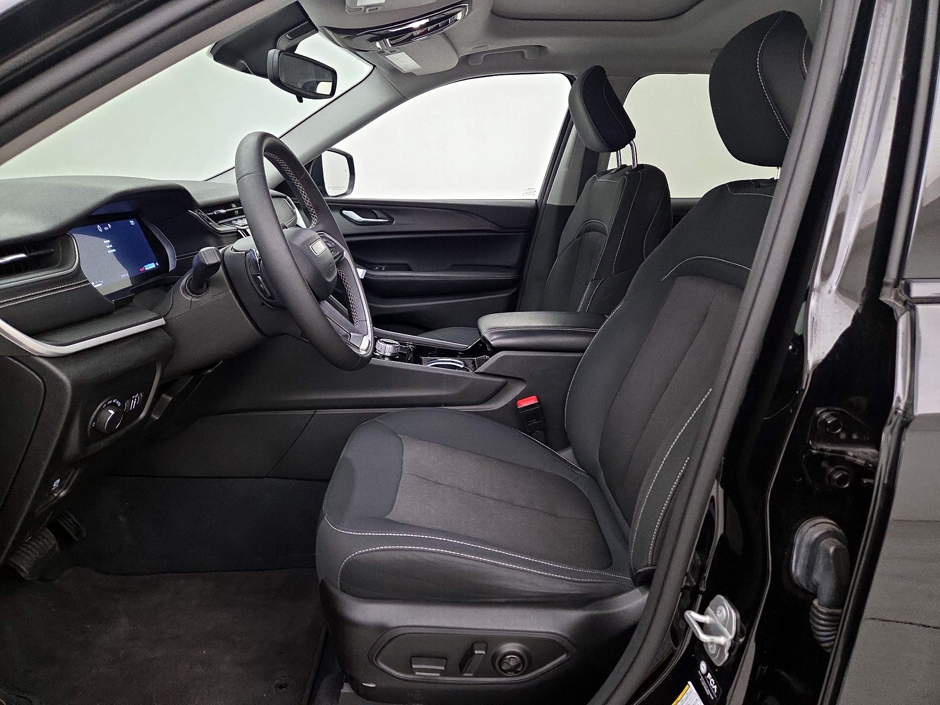 Thumbnail: 2023 Jeep Grand Cherokee L - 11