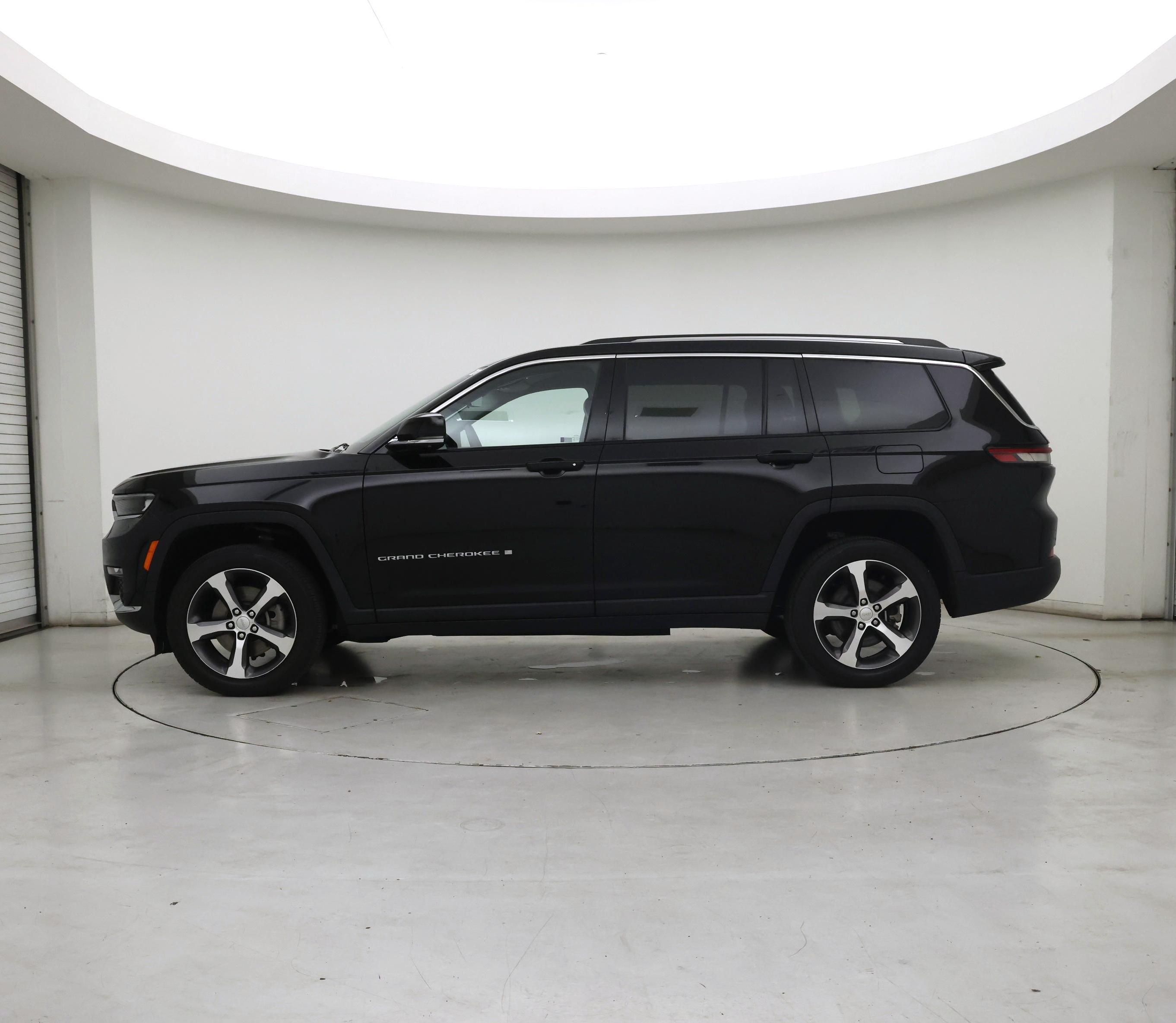 Thumbnail: 2023 Jeep Grand Cherokee L - 3
