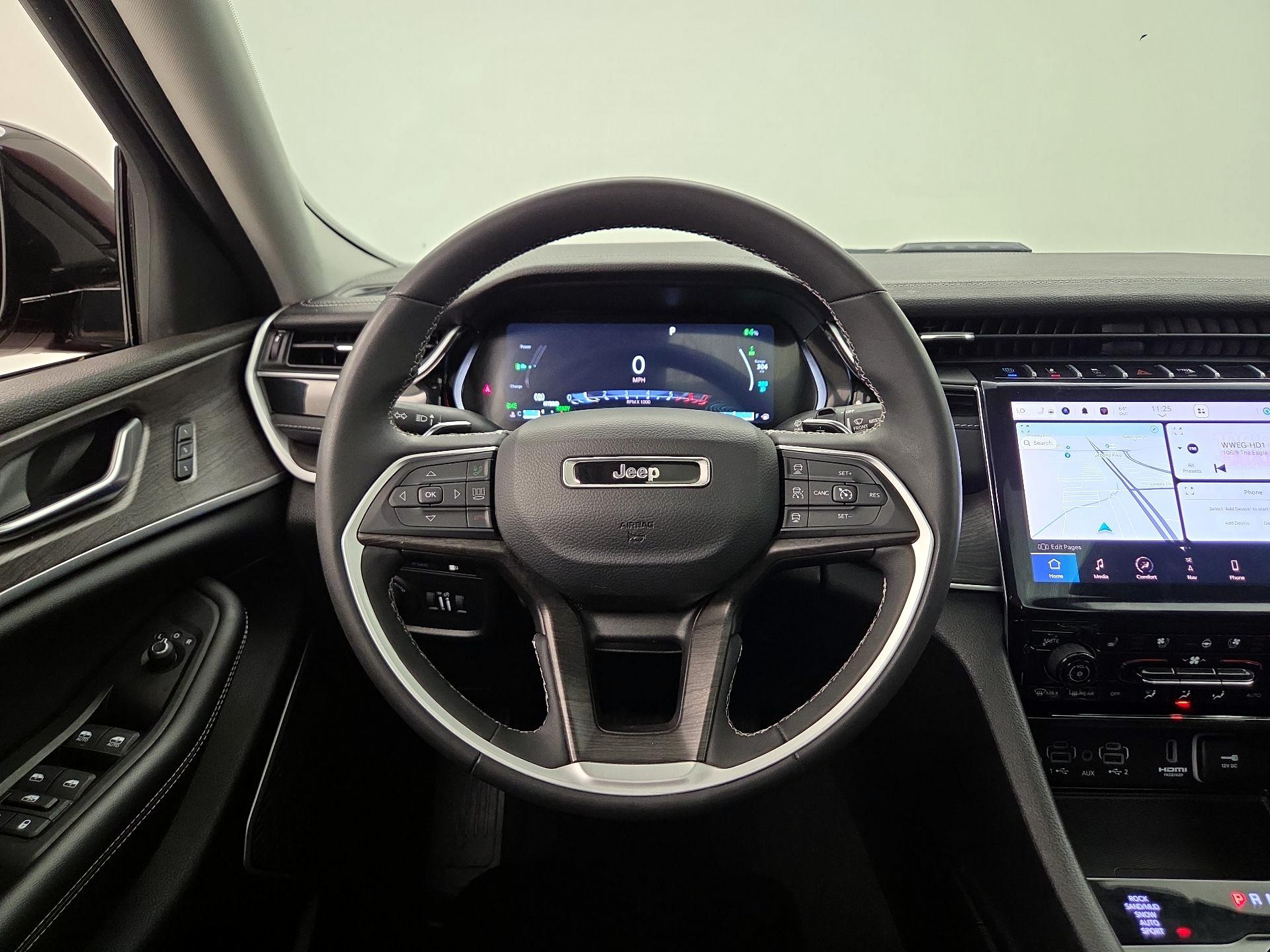 Thumbnail: 2023 Jeep Grand Cherokee - 10