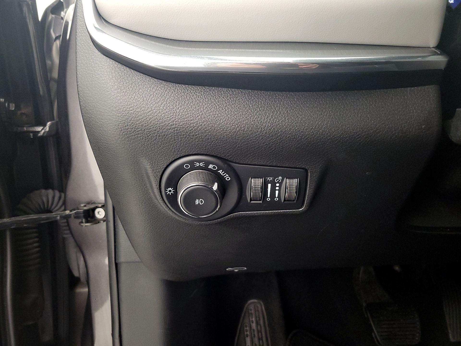 Thumbnail: 2023 Jeep Compass - 13