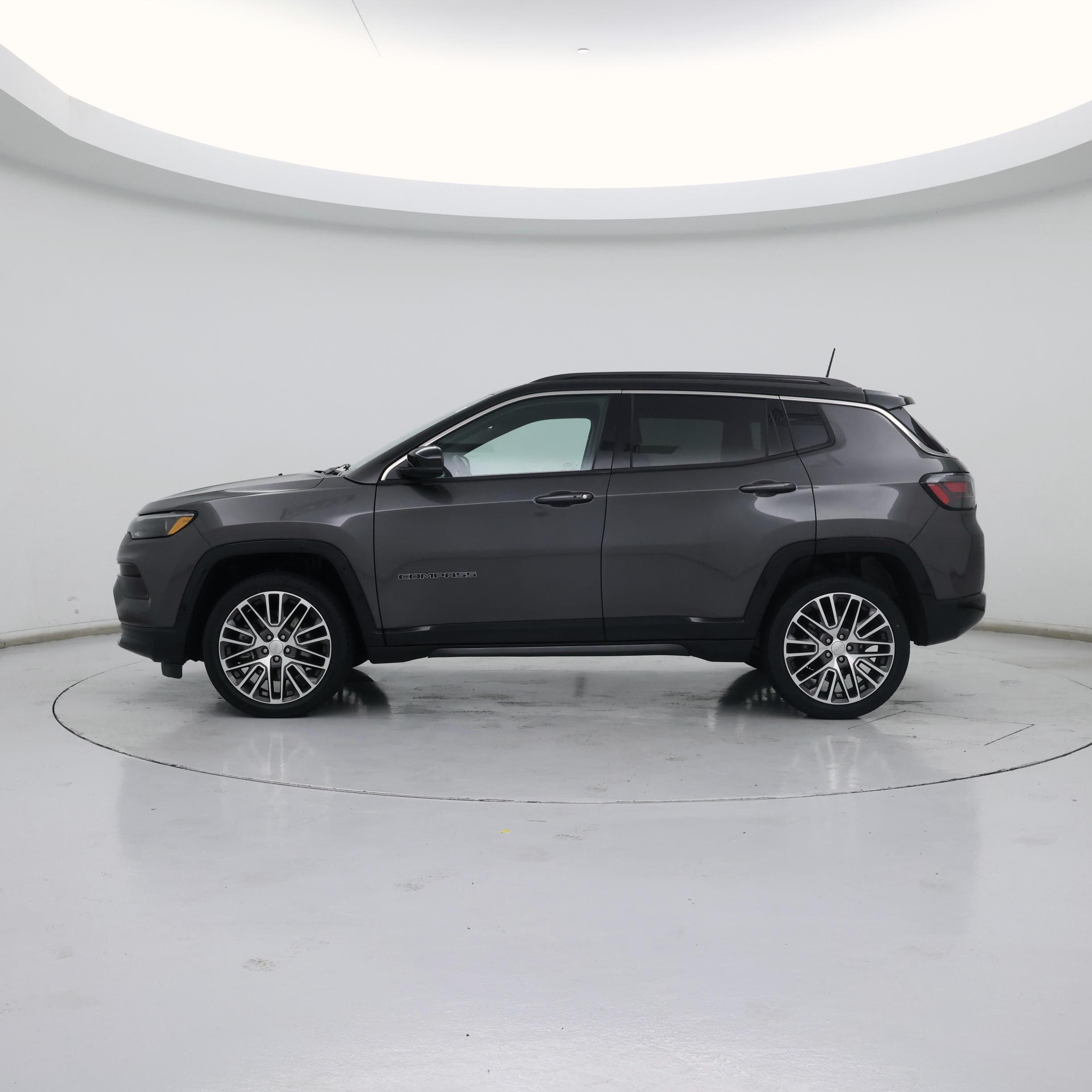 Thumbnail: 2023 Jeep Compass - 3