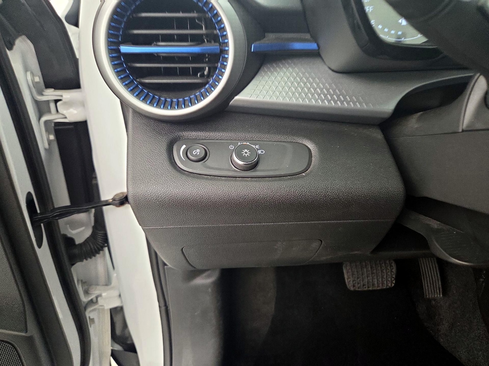 2024 Chevrolet Trax LS - Photo 14