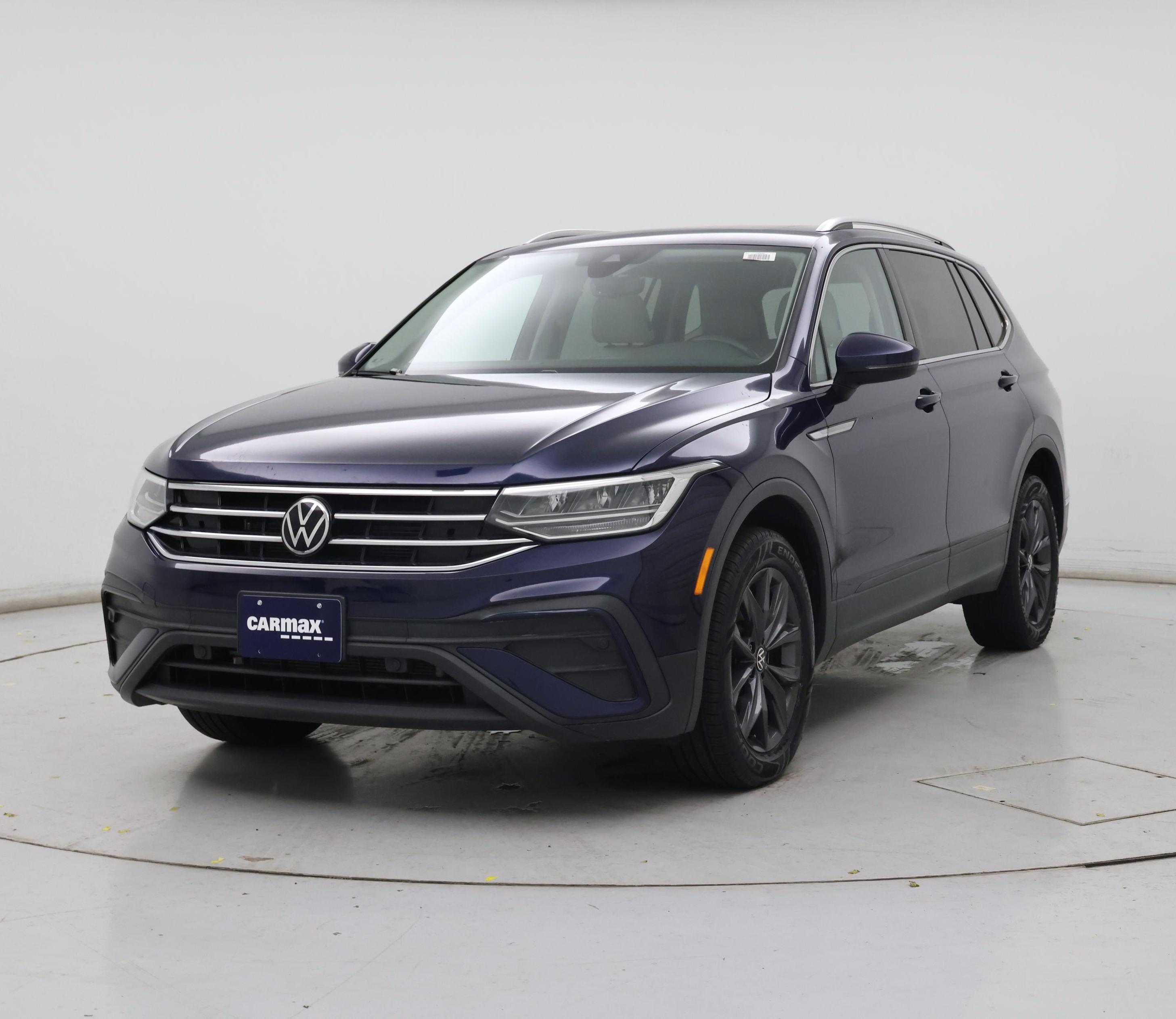 Thumbnail: 2022 Volkswagen Tiguan - 4