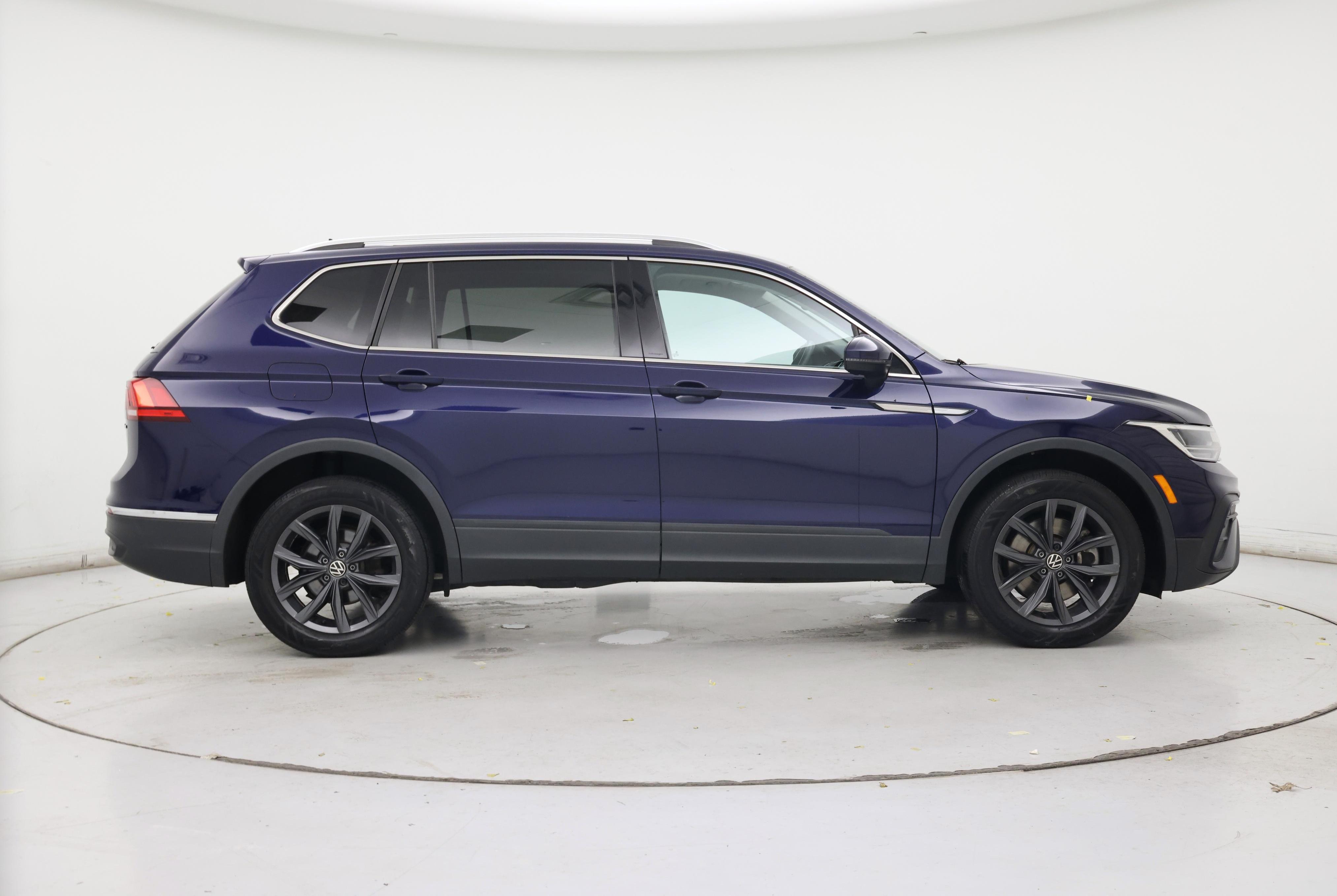 Thumbnail: 2022 Volkswagen Tiguan - 7