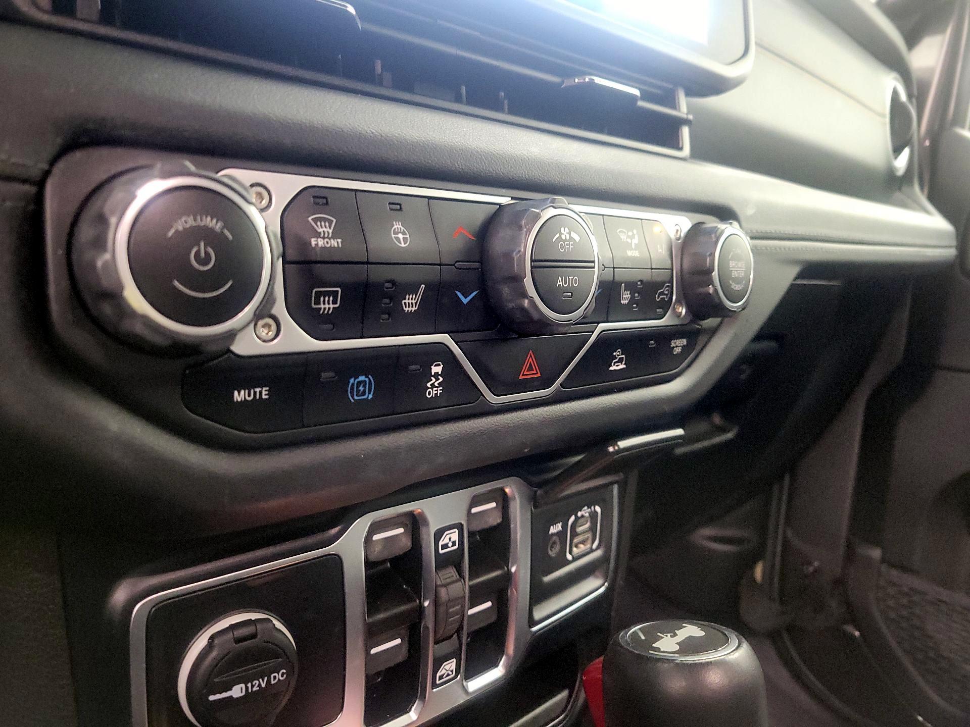 Thumbnail: 2024 Jeep Wrangler - 17