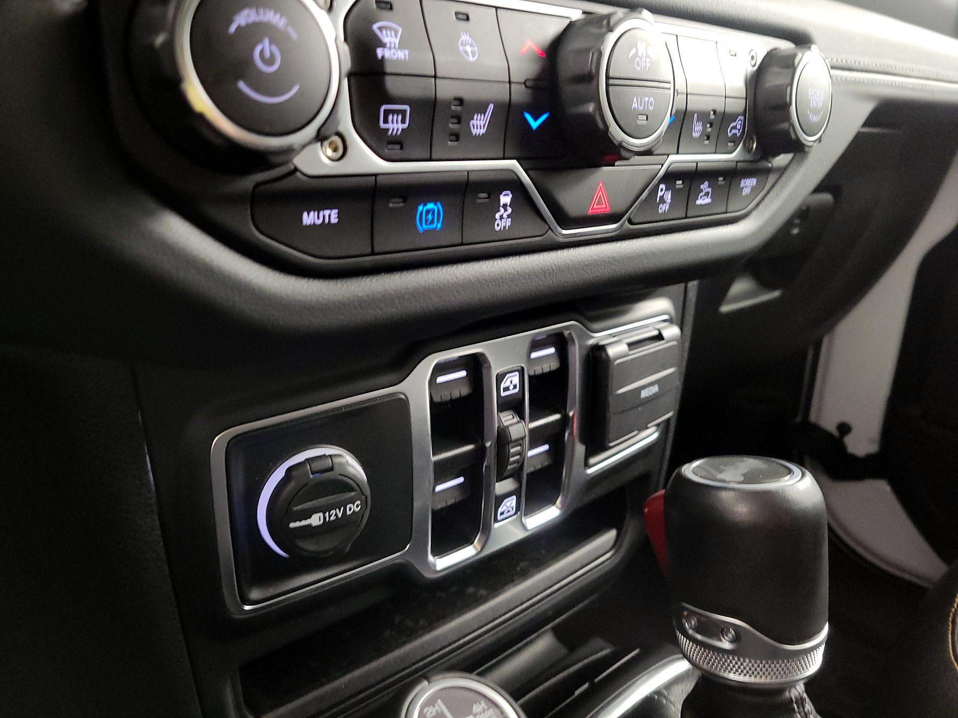 Thumbnail: 2024 Jeep Wrangler - 17