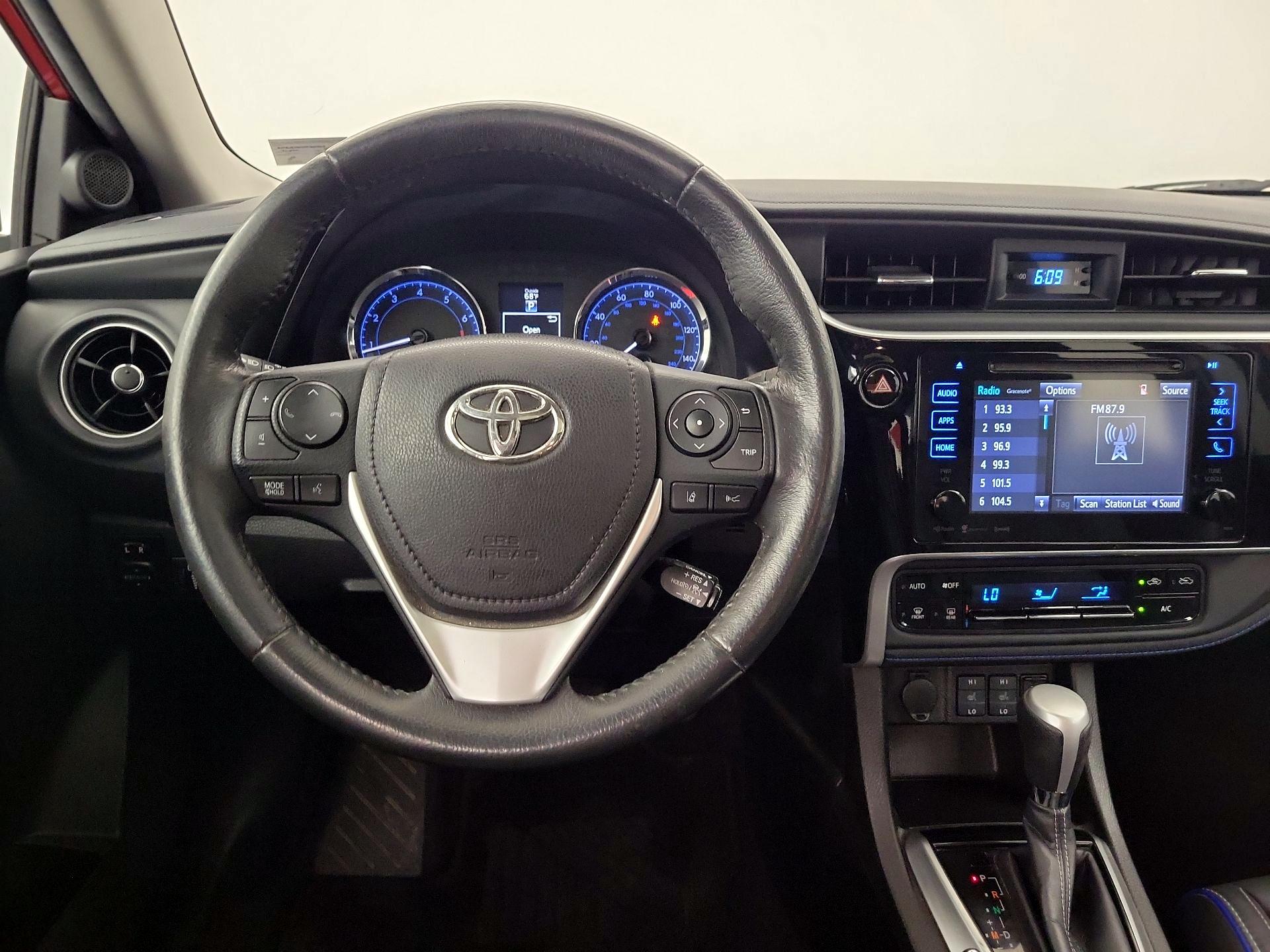 Thumbnail: 2017 Toyota Corolla - 10