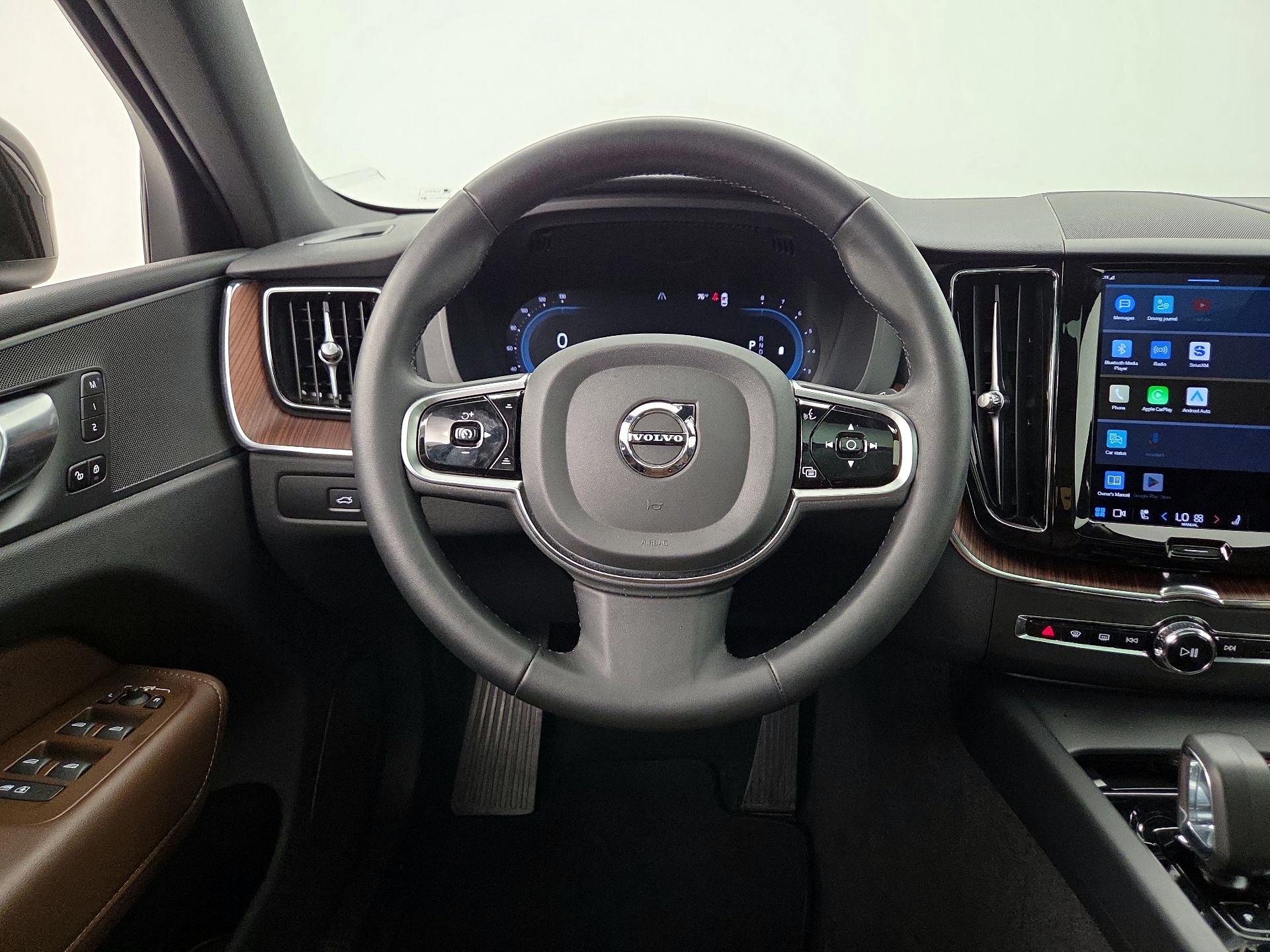 Thumbnail: 2023 Volvo XC60 - 10