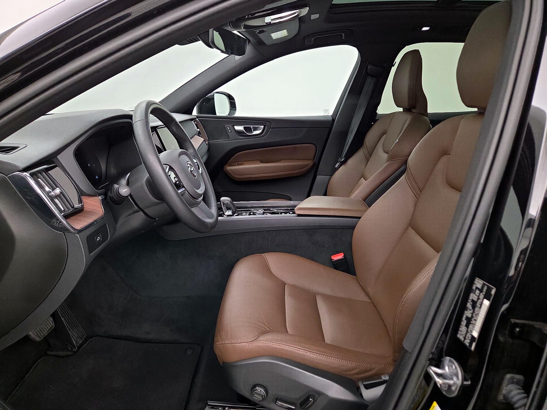 Thumbnail: 2023 Volvo XC60 - 11