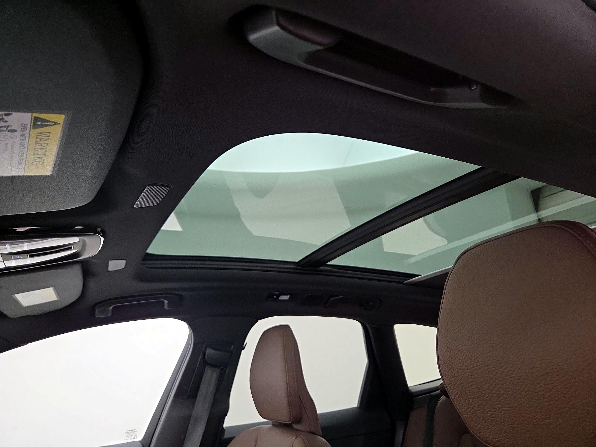 Thumbnail: 2023 Volvo XC60 - 20
