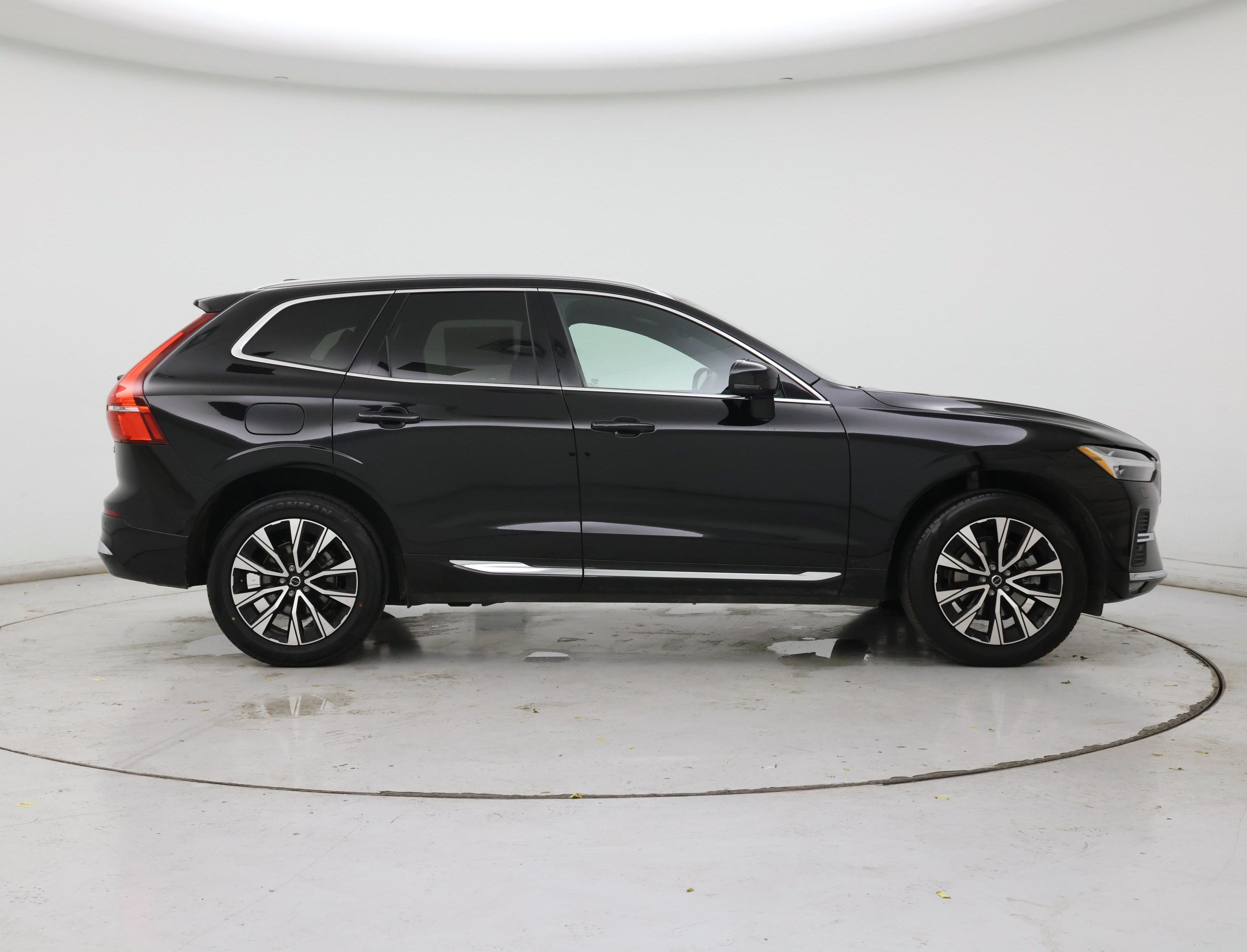 Thumbnail: 2023 Volvo XC60 - 7