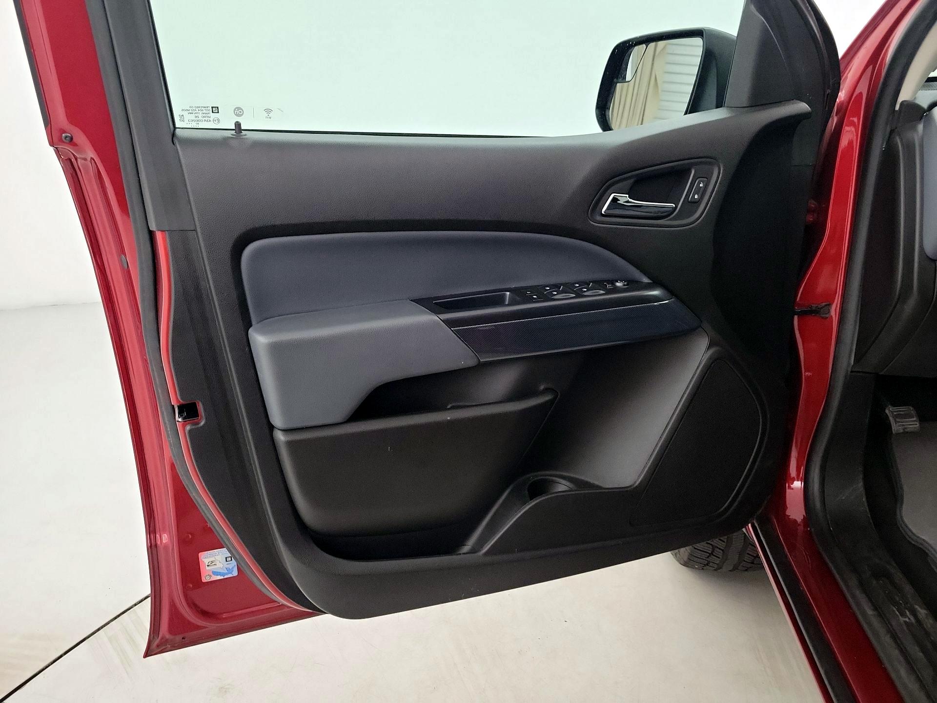 Thumbnail: 2021 Chevrolet Colorado - 12
