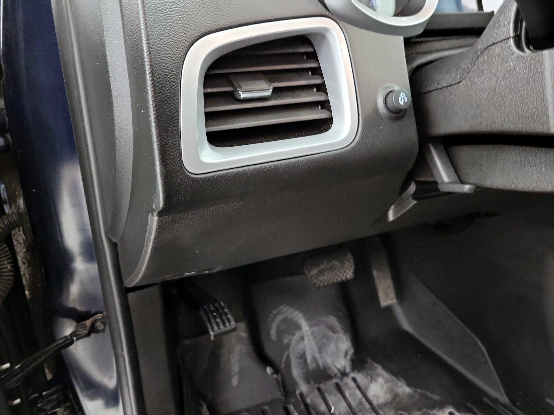 Thumbnail: 2016 Chevrolet Equinox - 13