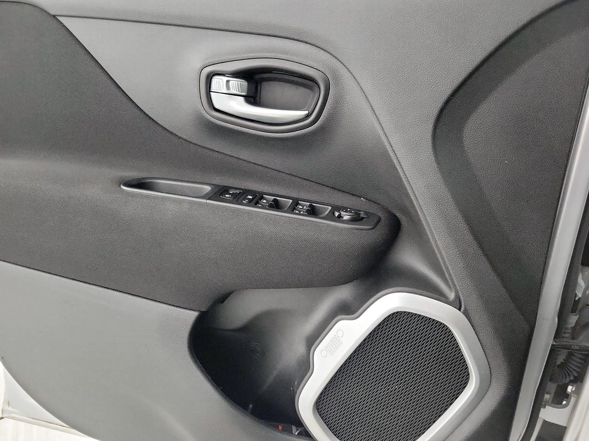 Thumbnail: 2021 Jeep Renegade - 12