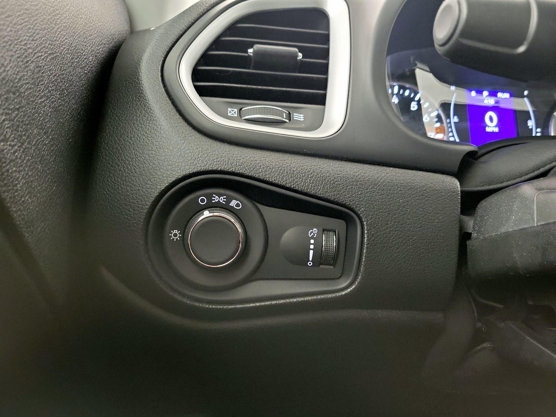 Thumbnail: 2021 Jeep Renegade - 13