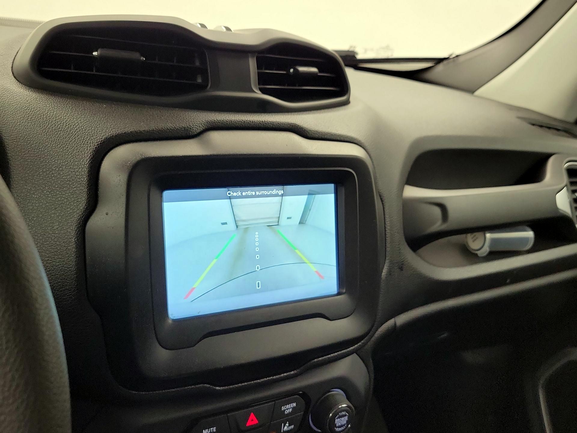 Thumbnail: 2021 Jeep Renegade - 14