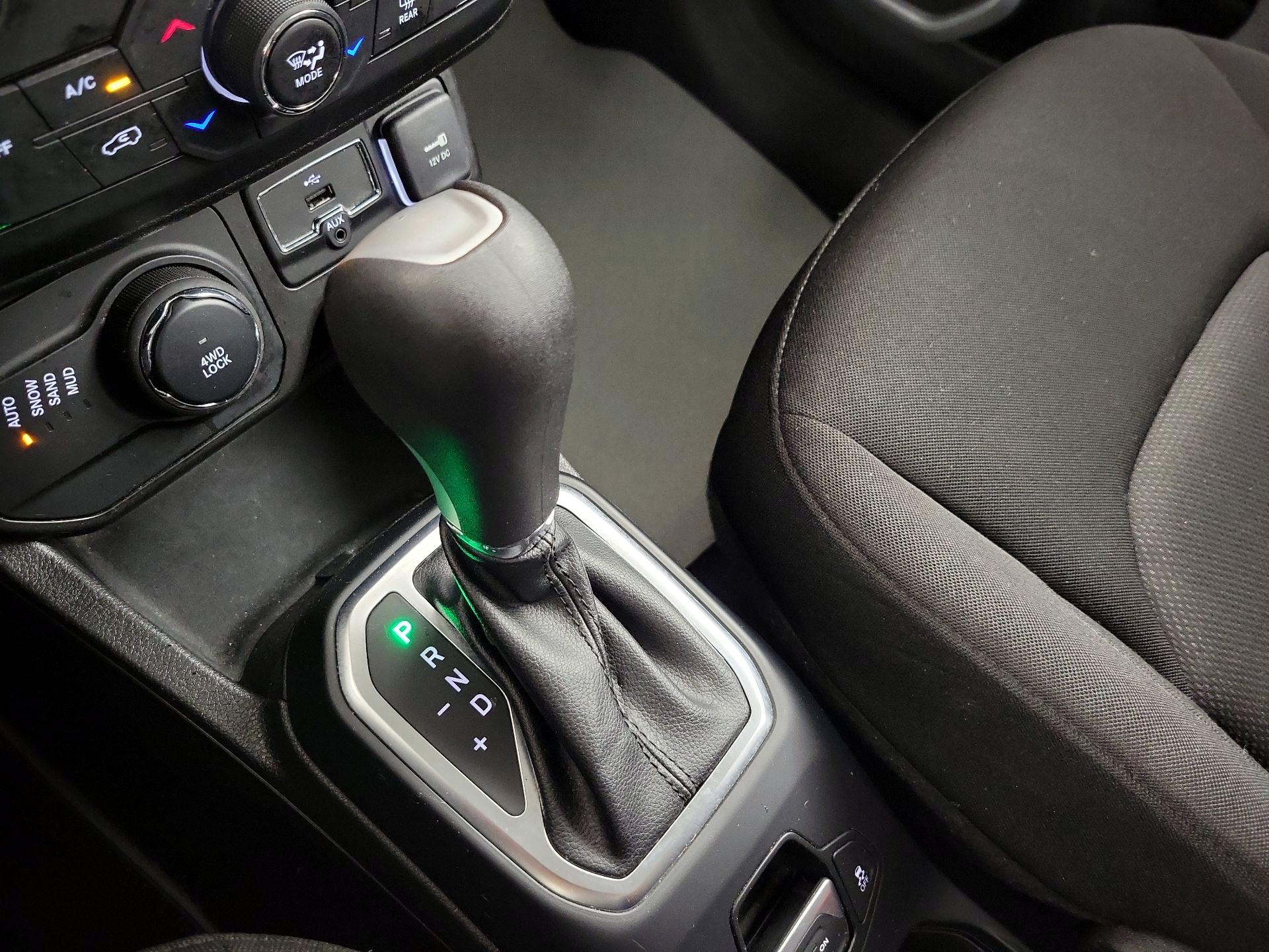 Thumbnail: 2021 Jeep Renegade - 17