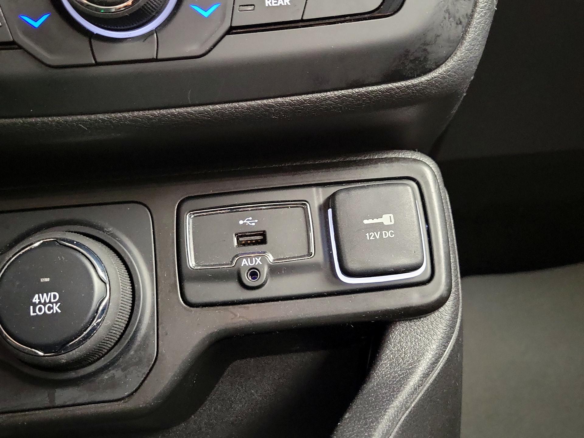 Thumbnail: 2021 Jeep Renegade - 18