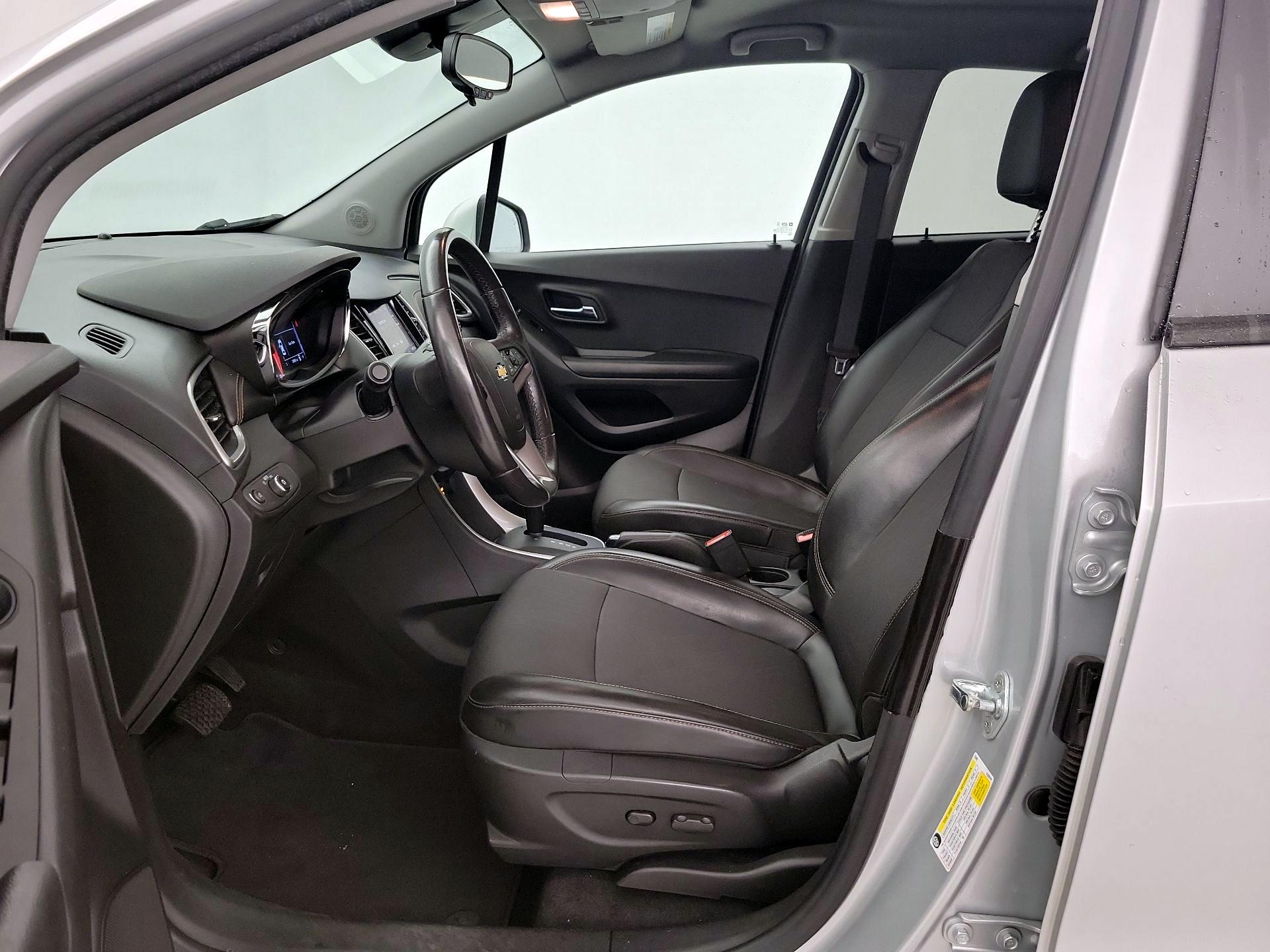 Thumbnail: 2022 Chevrolet Trax - 11