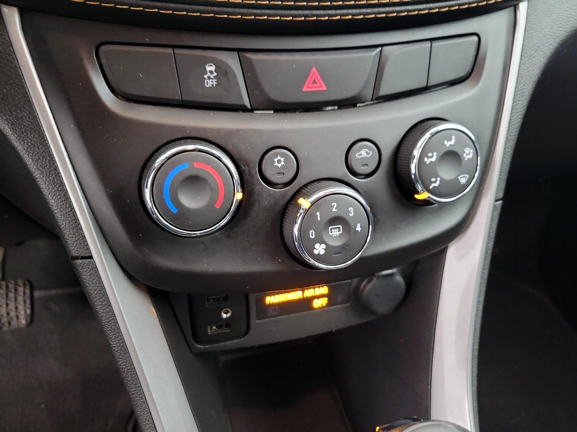Thumbnail: 2022 Chevrolet Trax - 16