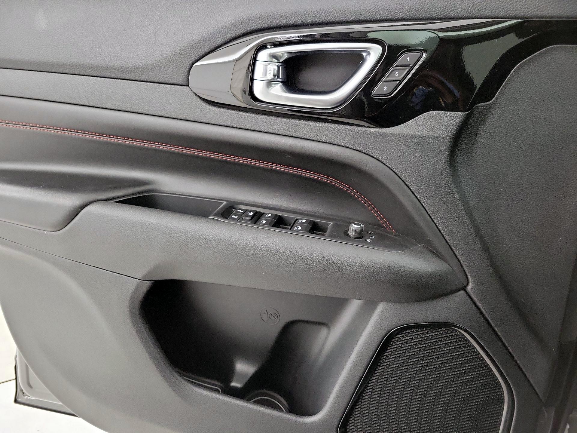 Thumbnail: 2022 Jeep Compass - 12