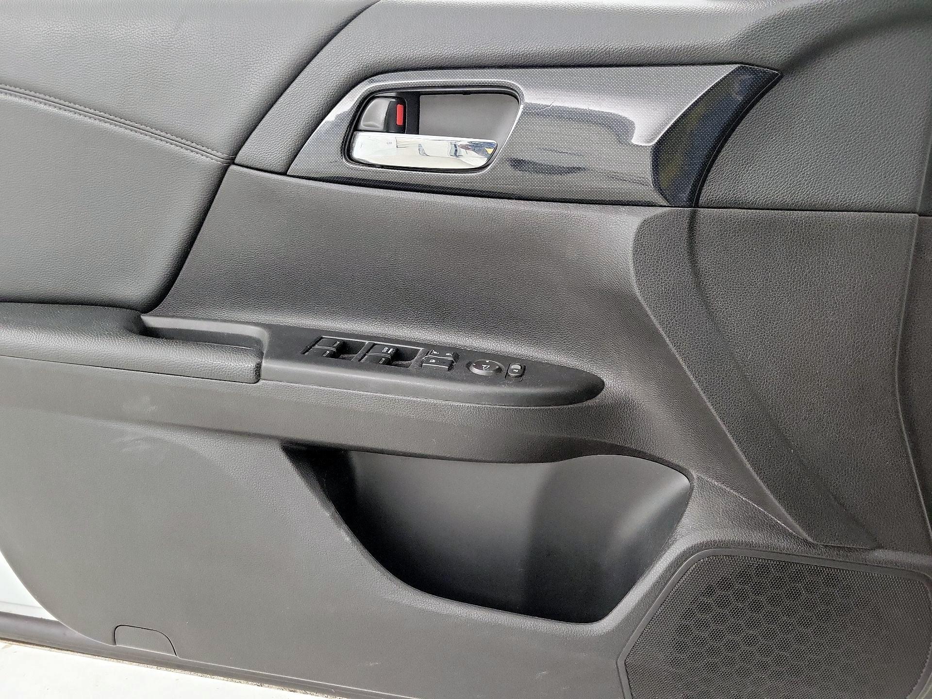 Thumbnail: 2015 Honda Accord - 12
