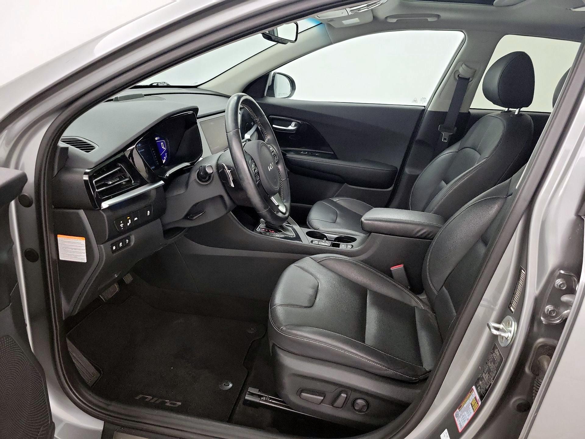 Thumbnail: 2022 Kia Niro - 11