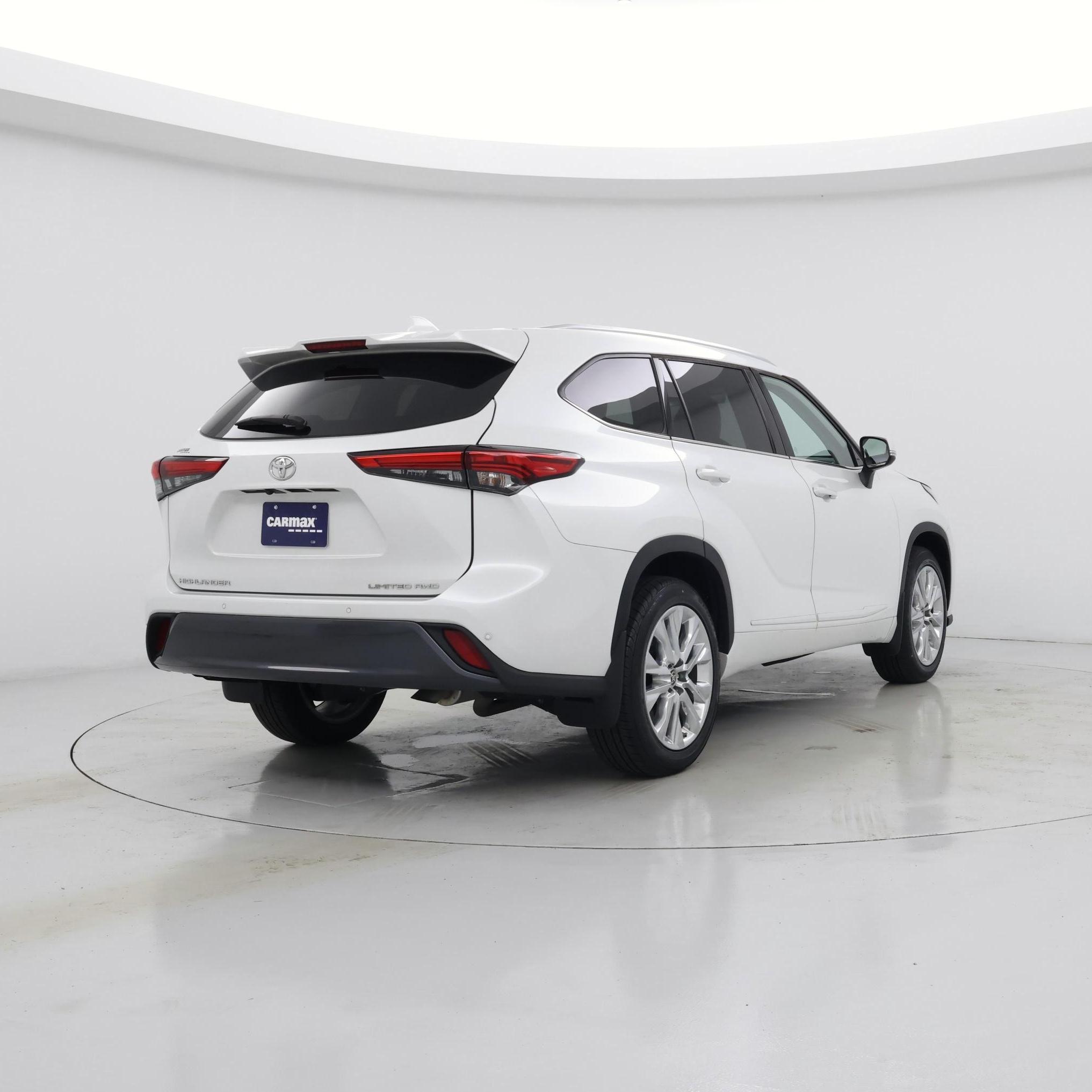 Thumbnail: 2023 Toyota Highlander - 8