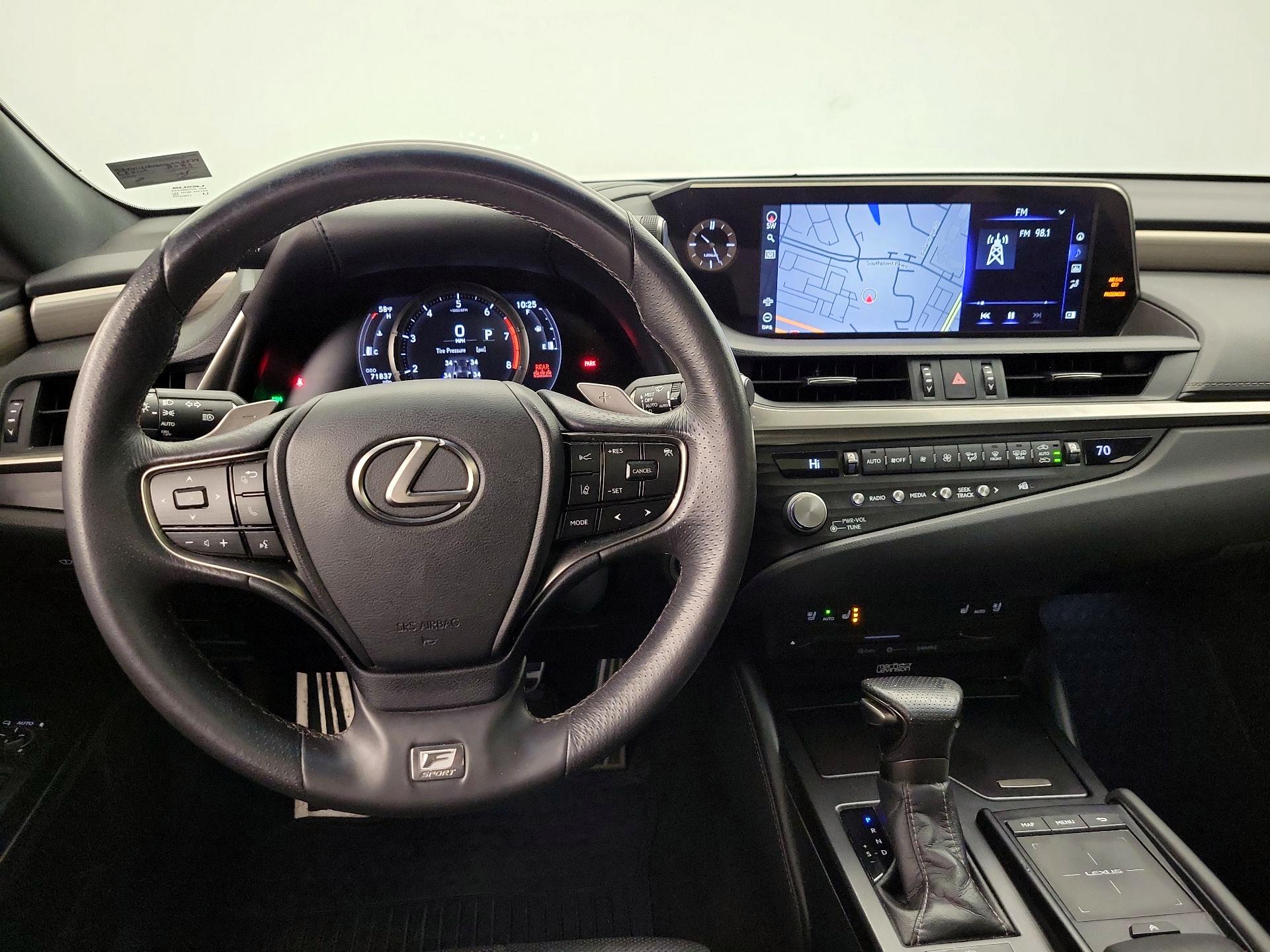Thumbnail: 2021 Lexus ES - 10