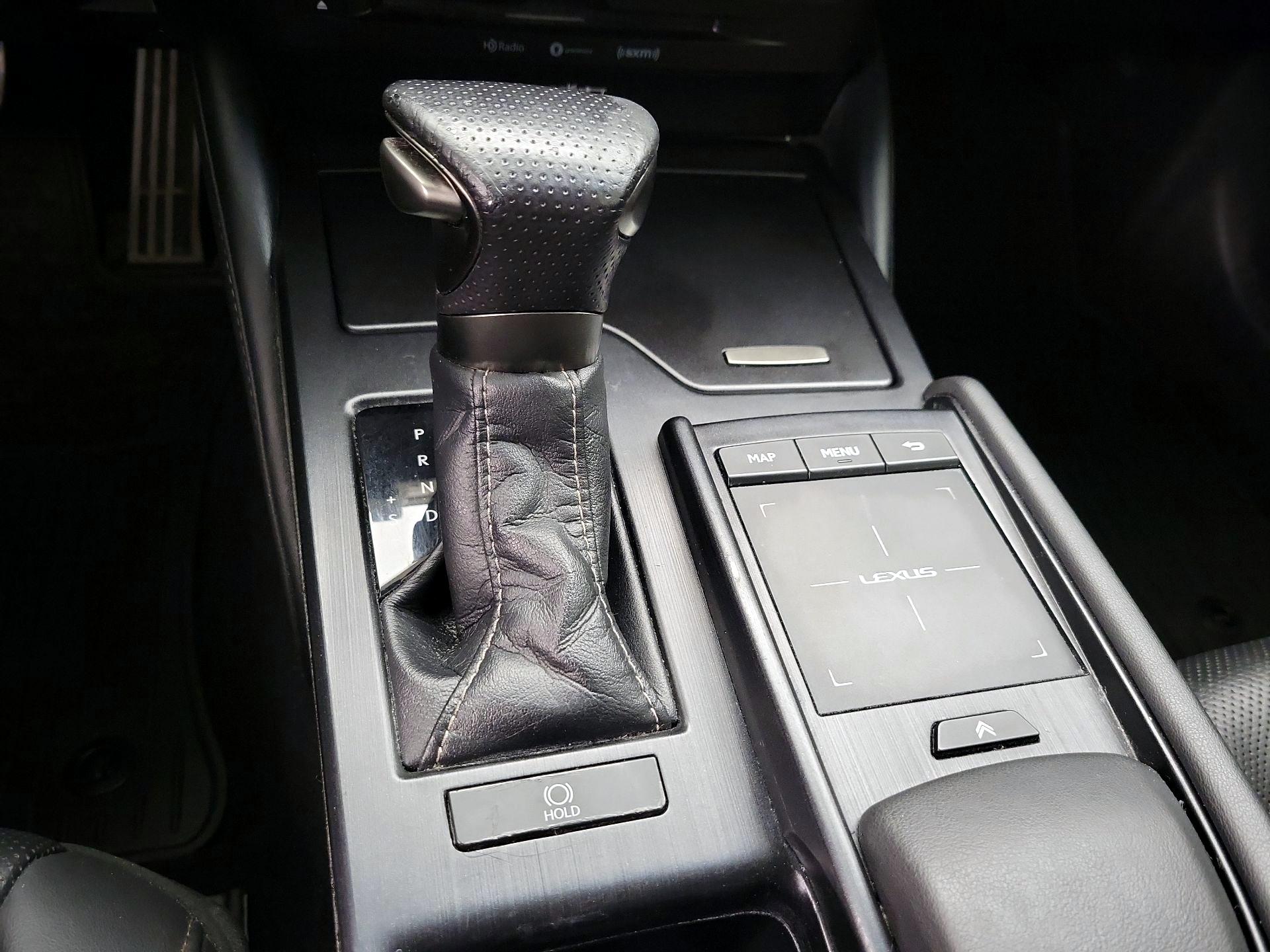 Thumbnail: 2021 Lexus ES - 18