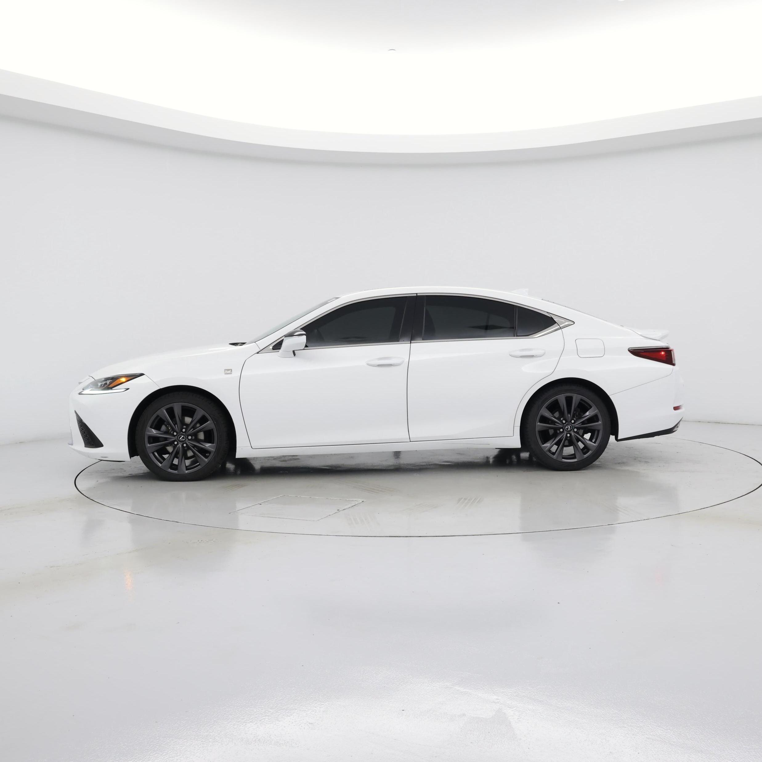 Thumbnail: 2021 Lexus ES - 3