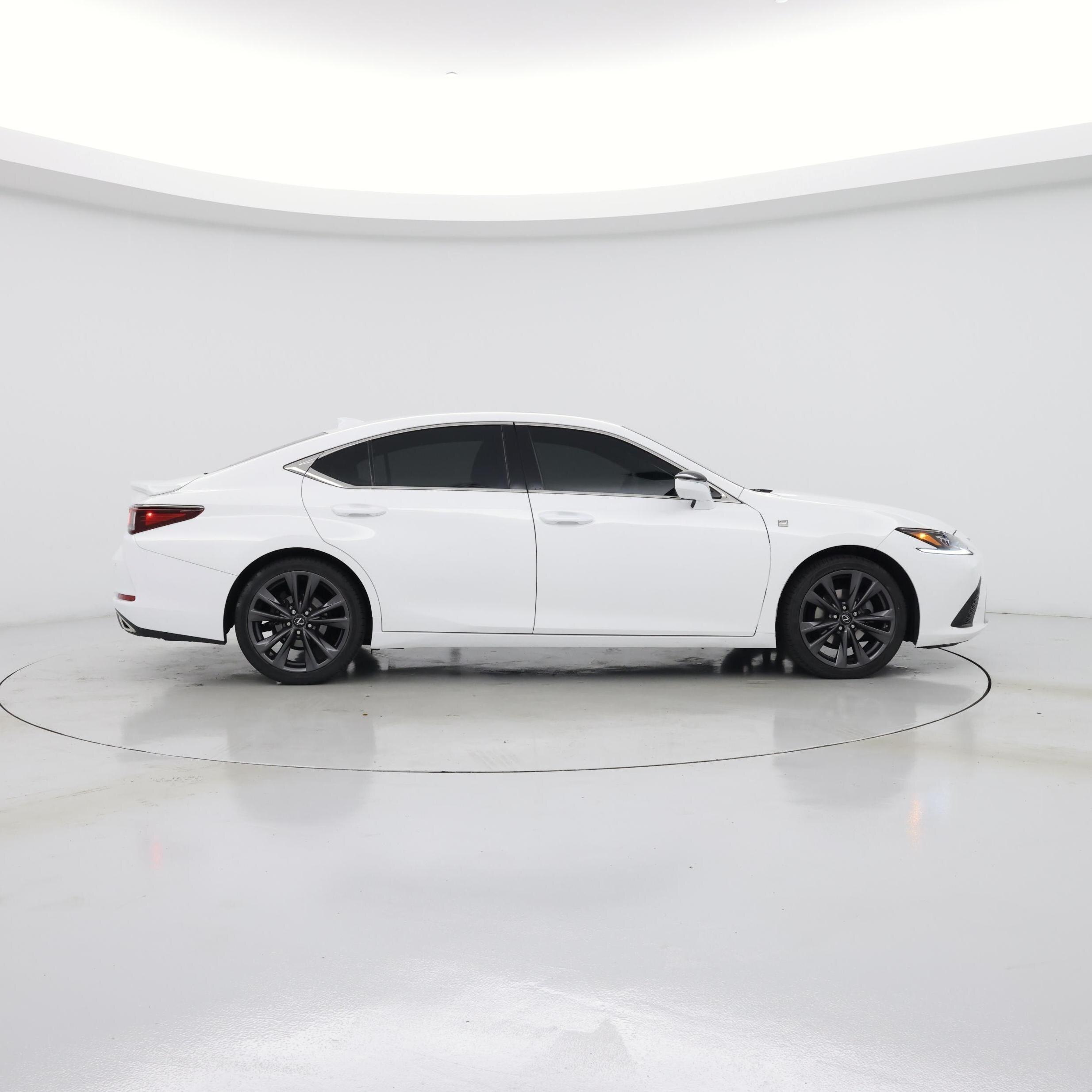 Thumbnail: 2021 Lexus ES - 7