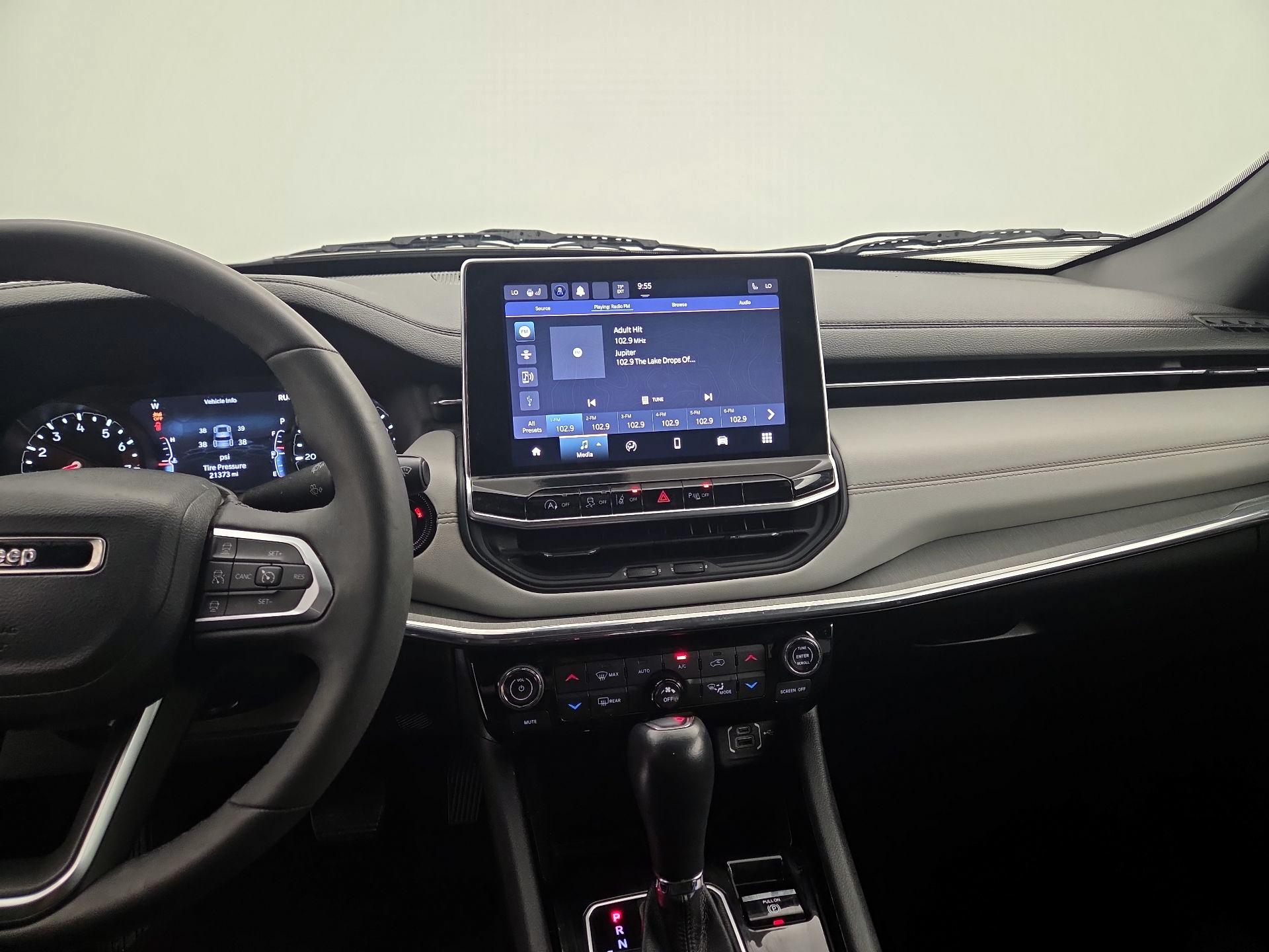 Thumbnail: 2023 Jeep Compass - 9