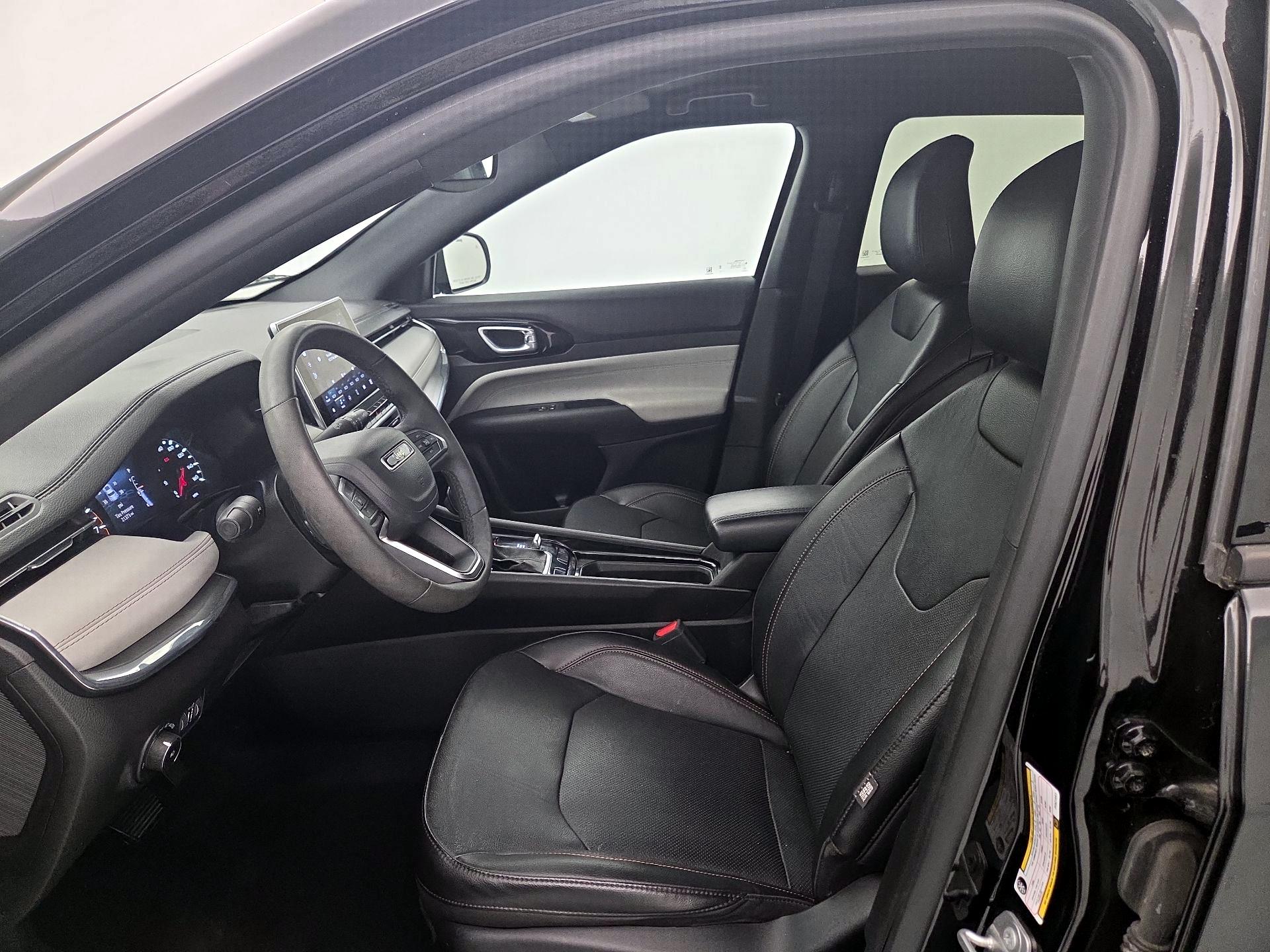 Thumbnail: 2023 Jeep Compass - 11