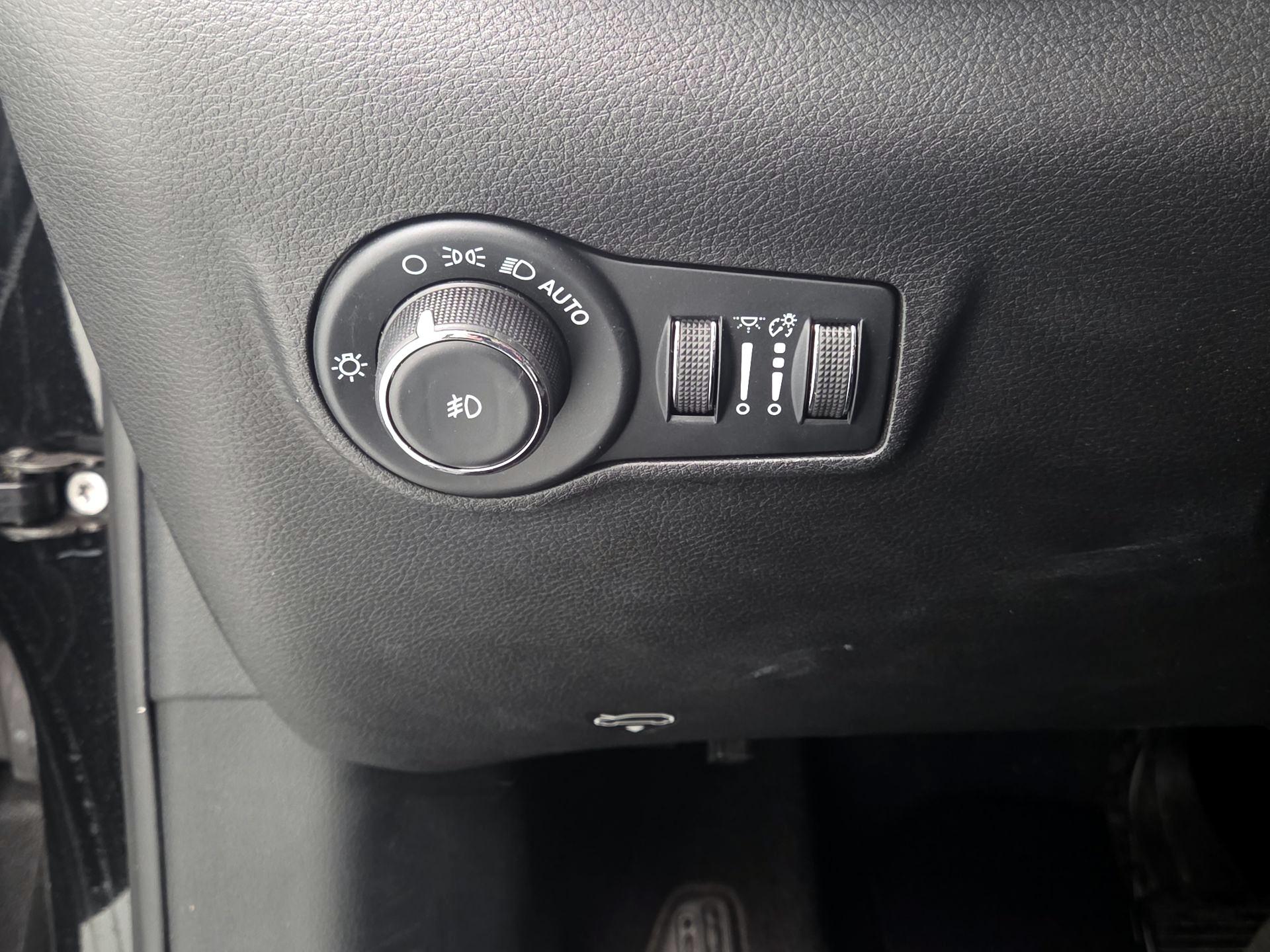 Thumbnail: 2023 Jeep Compass - 13
