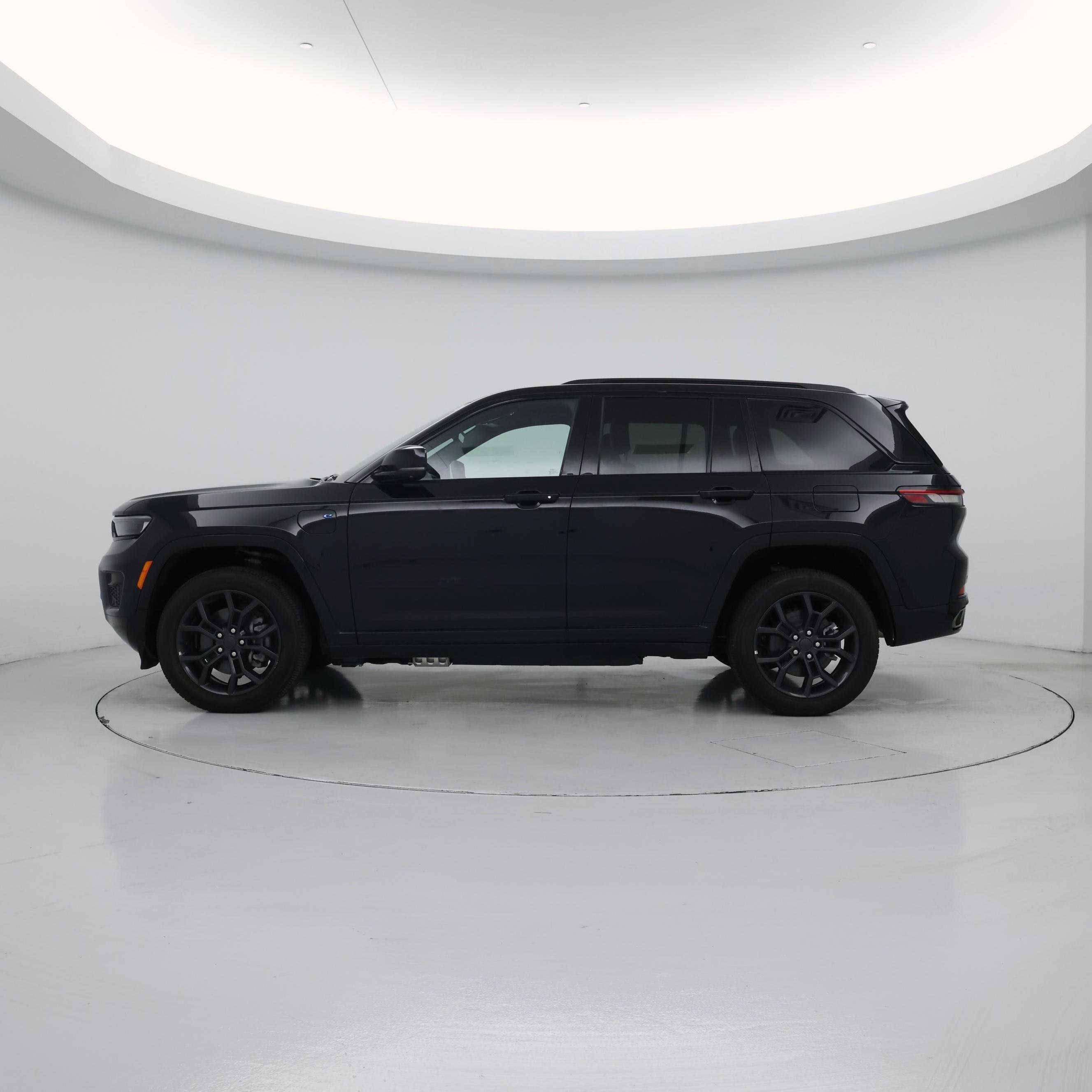 Thumbnail: 2024 Jeep Grand Cherokee - 3