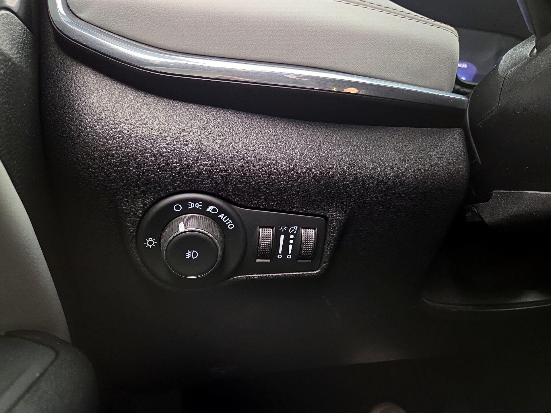 Thumbnail: 2022 Jeep Compass - 13