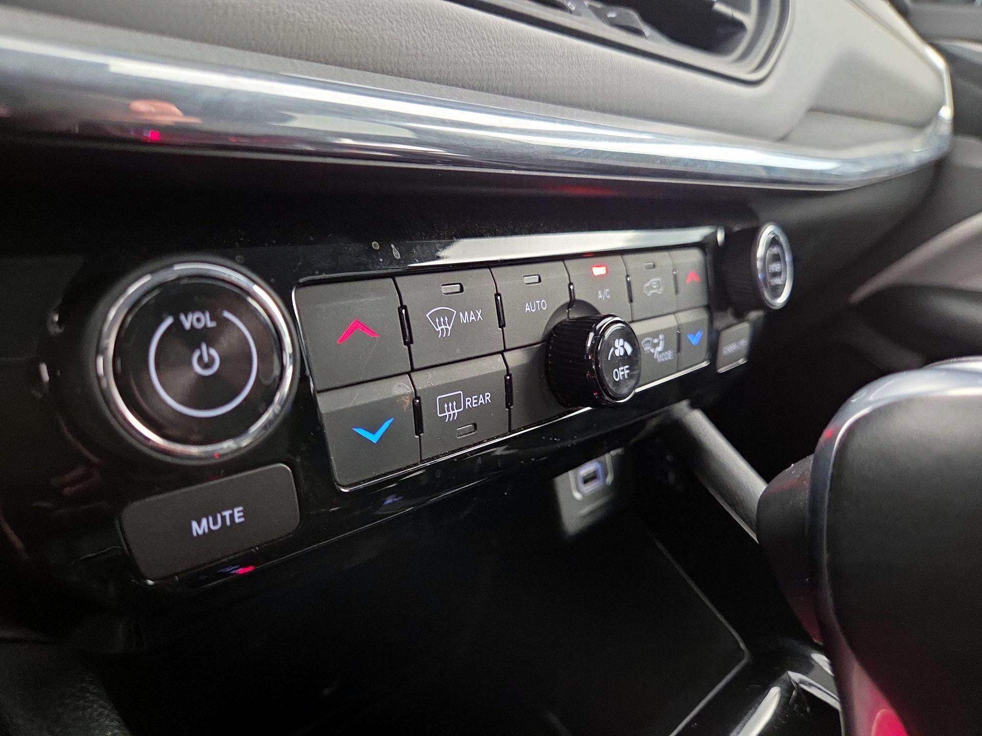 Thumbnail: 2022 Jeep Compass - 16